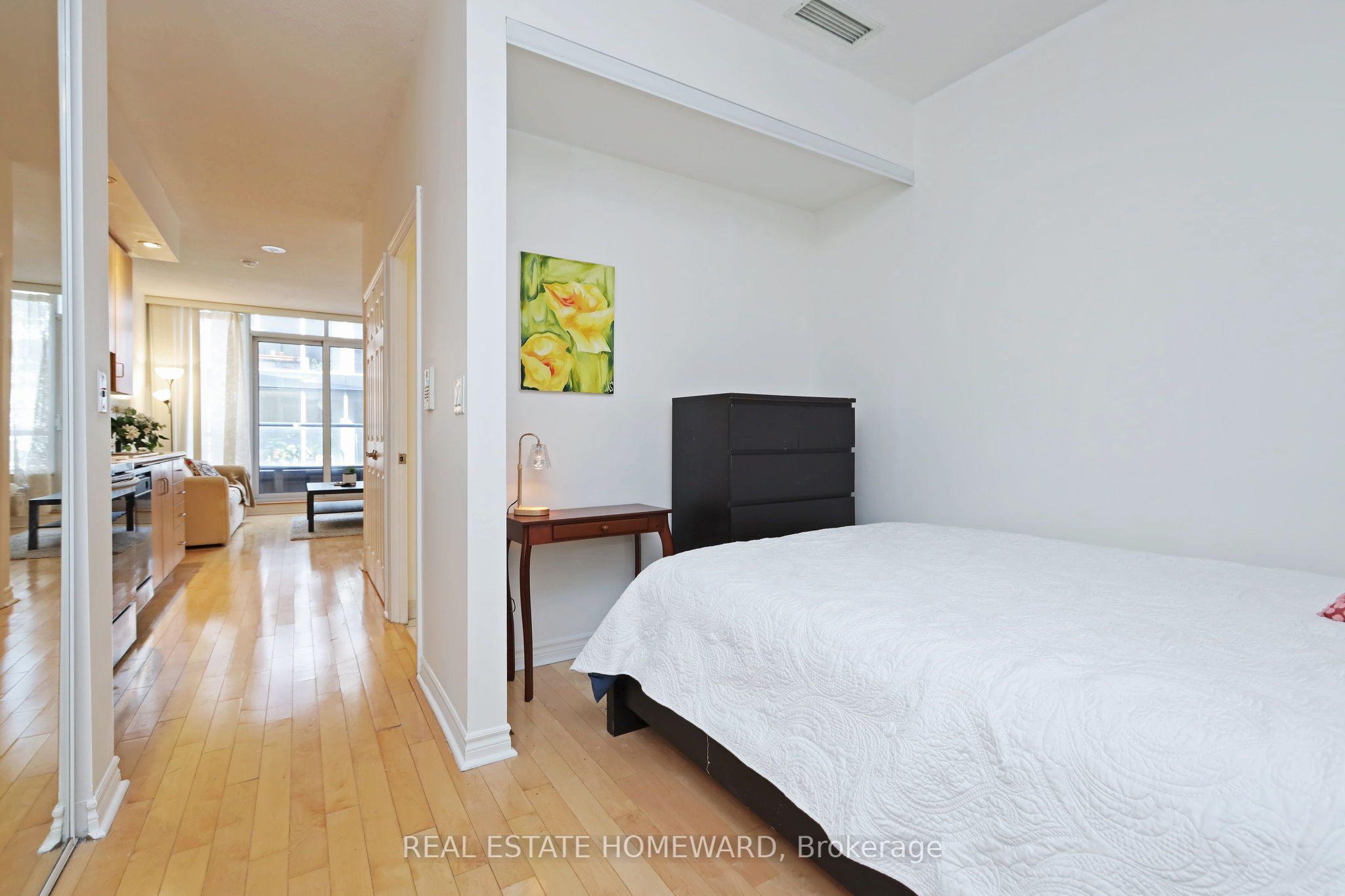 250 Wellington Street W Ph31 Property Photo 13