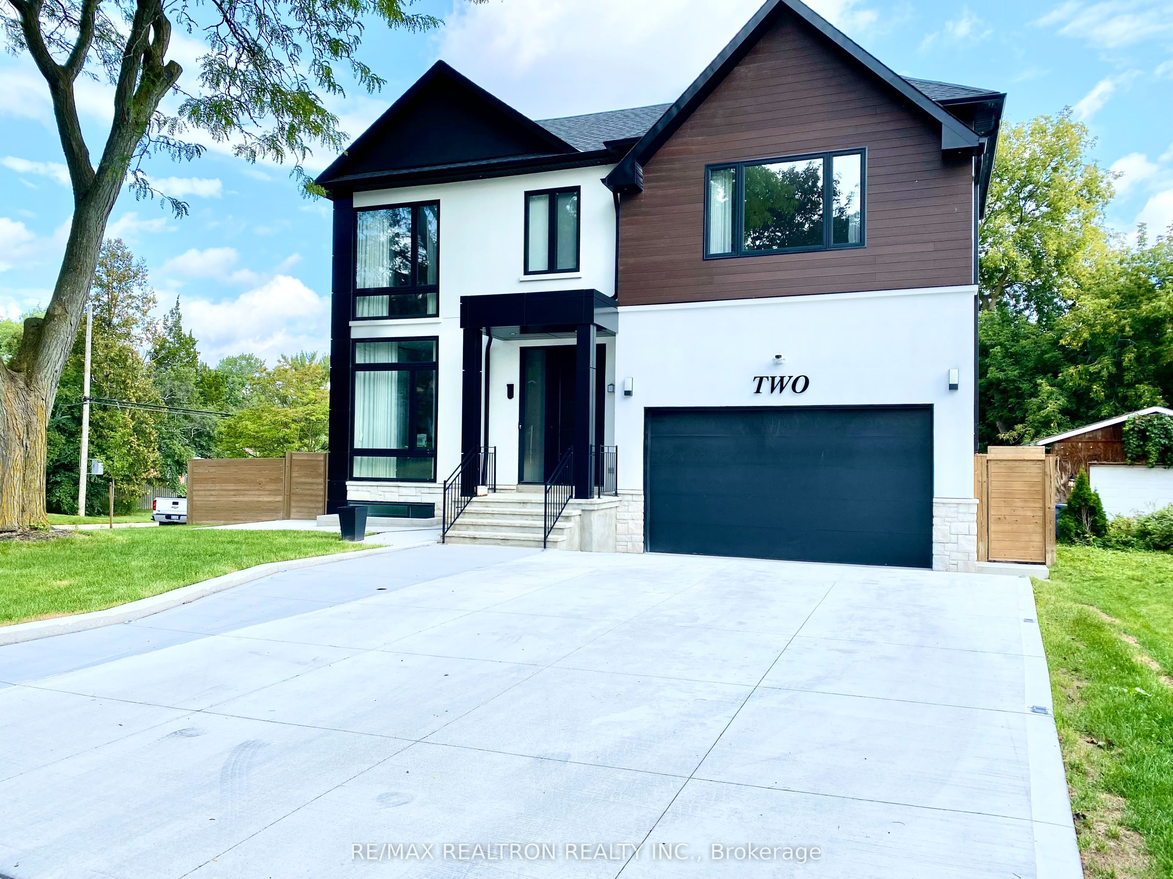2 North Hills Terrace Property Photo 2