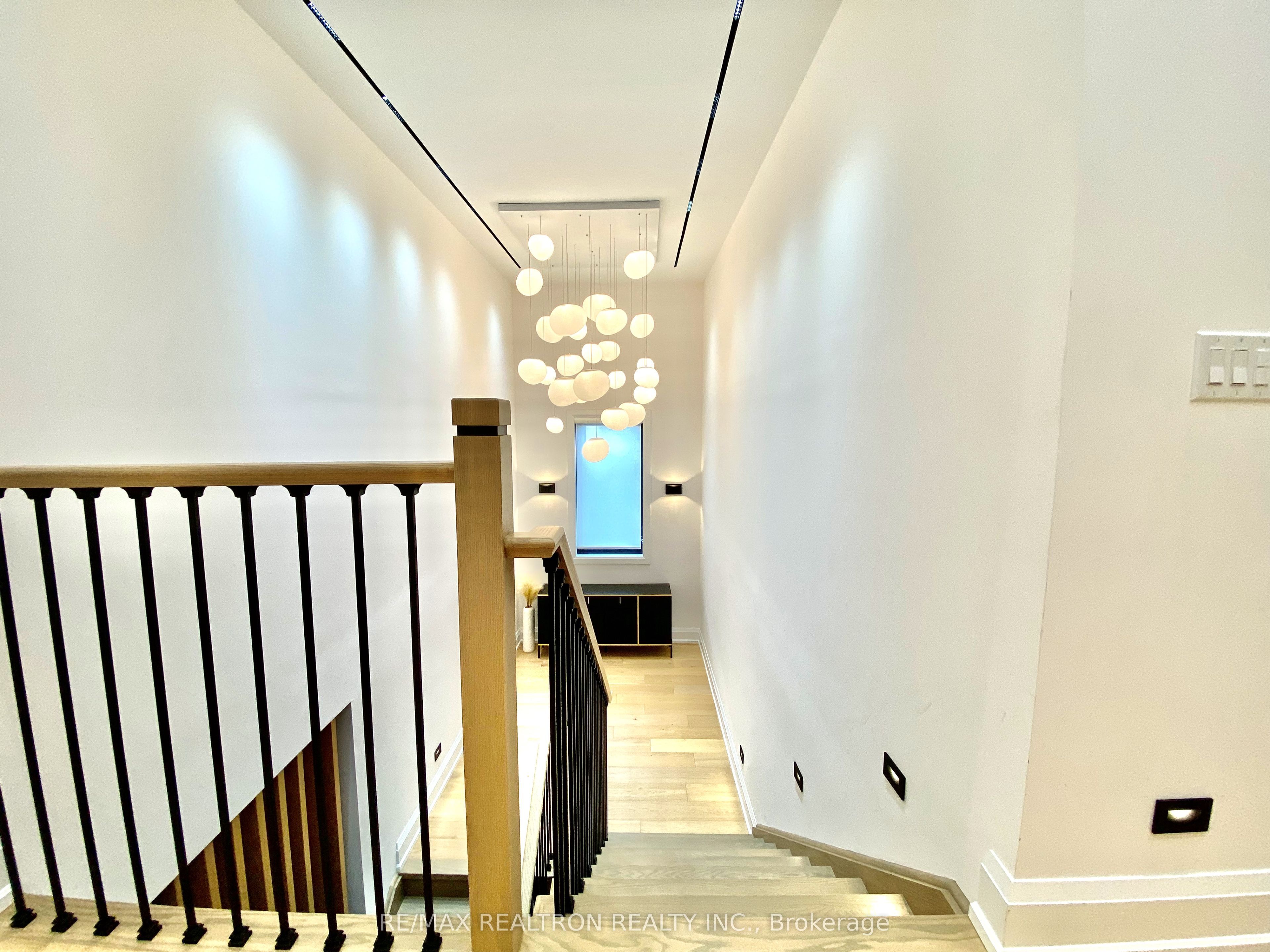 2 North Hills Terrace Property Photo 10