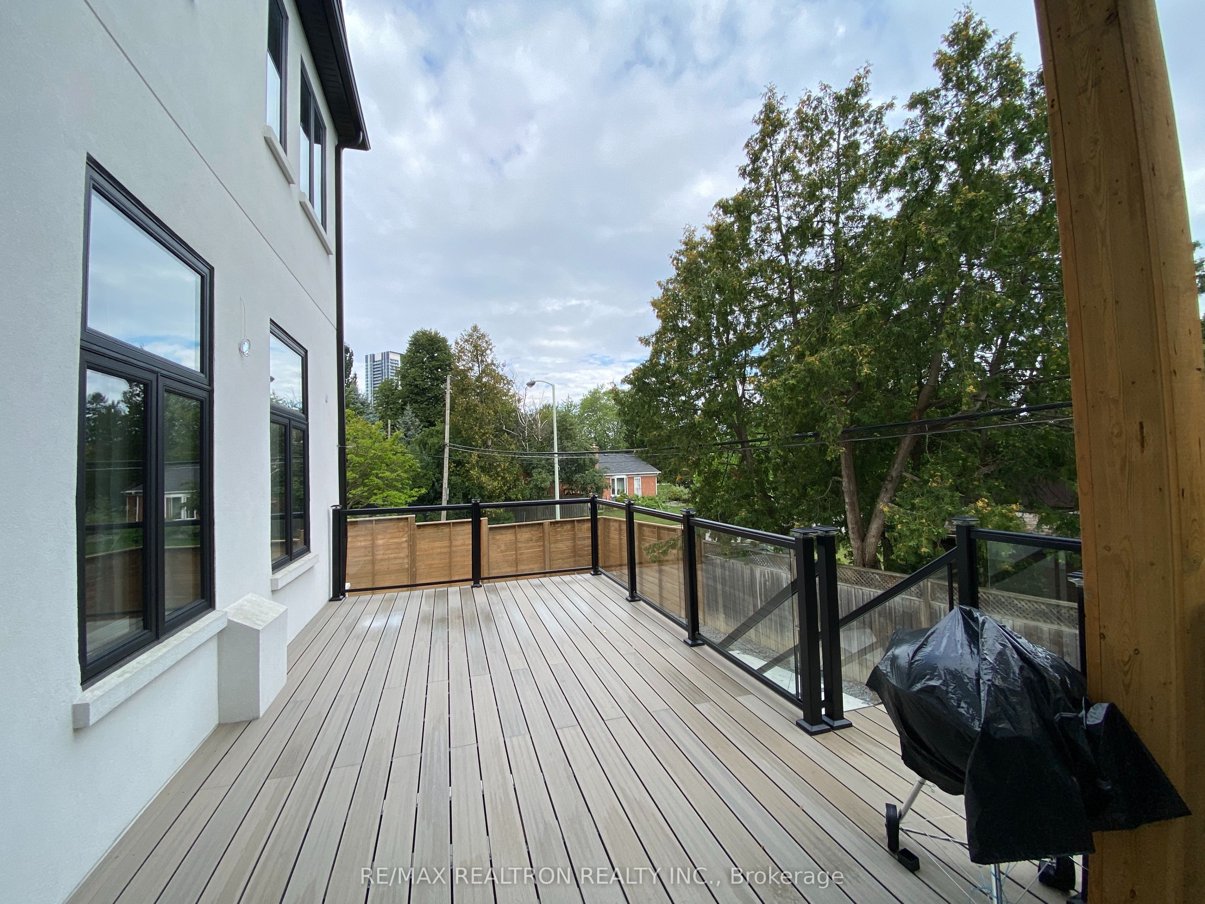 2 North Hills Terrace Property Photo 19