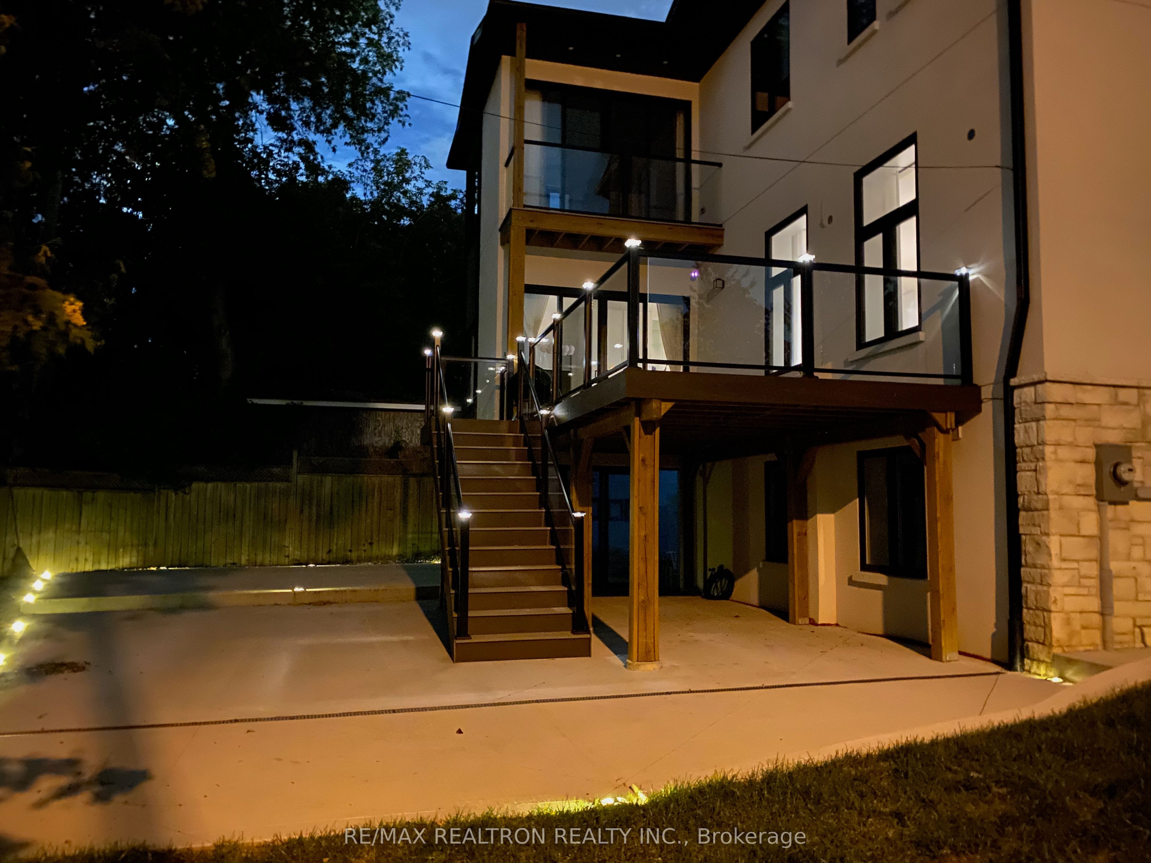 2 North Hills Terrace Property Photo 27