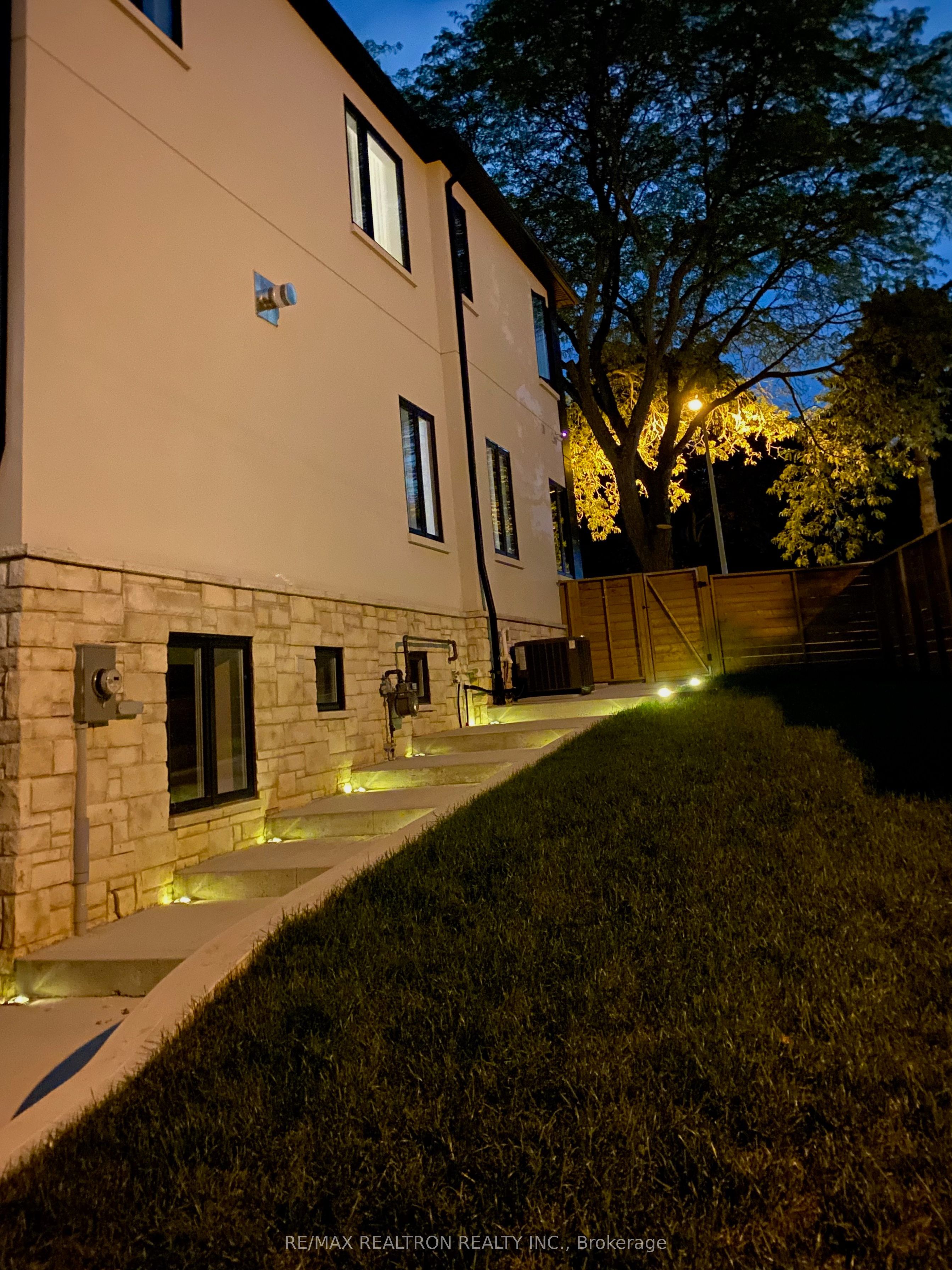 2 North Hills Terrace Property Photo 28