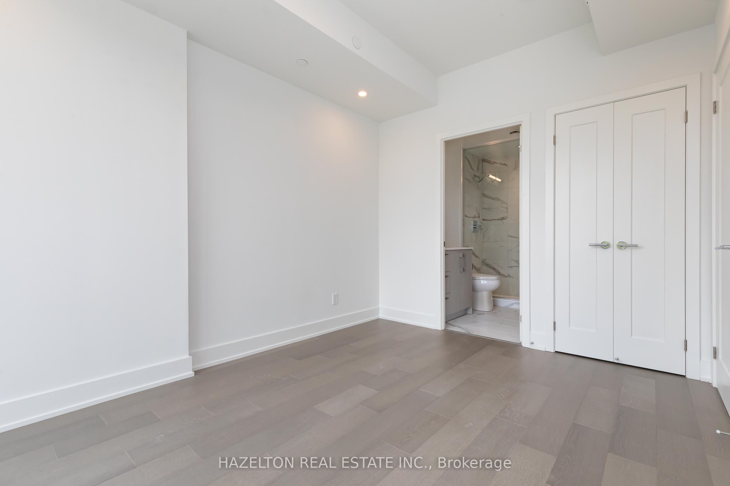 8 Manor Road W 605 Property Photo 17