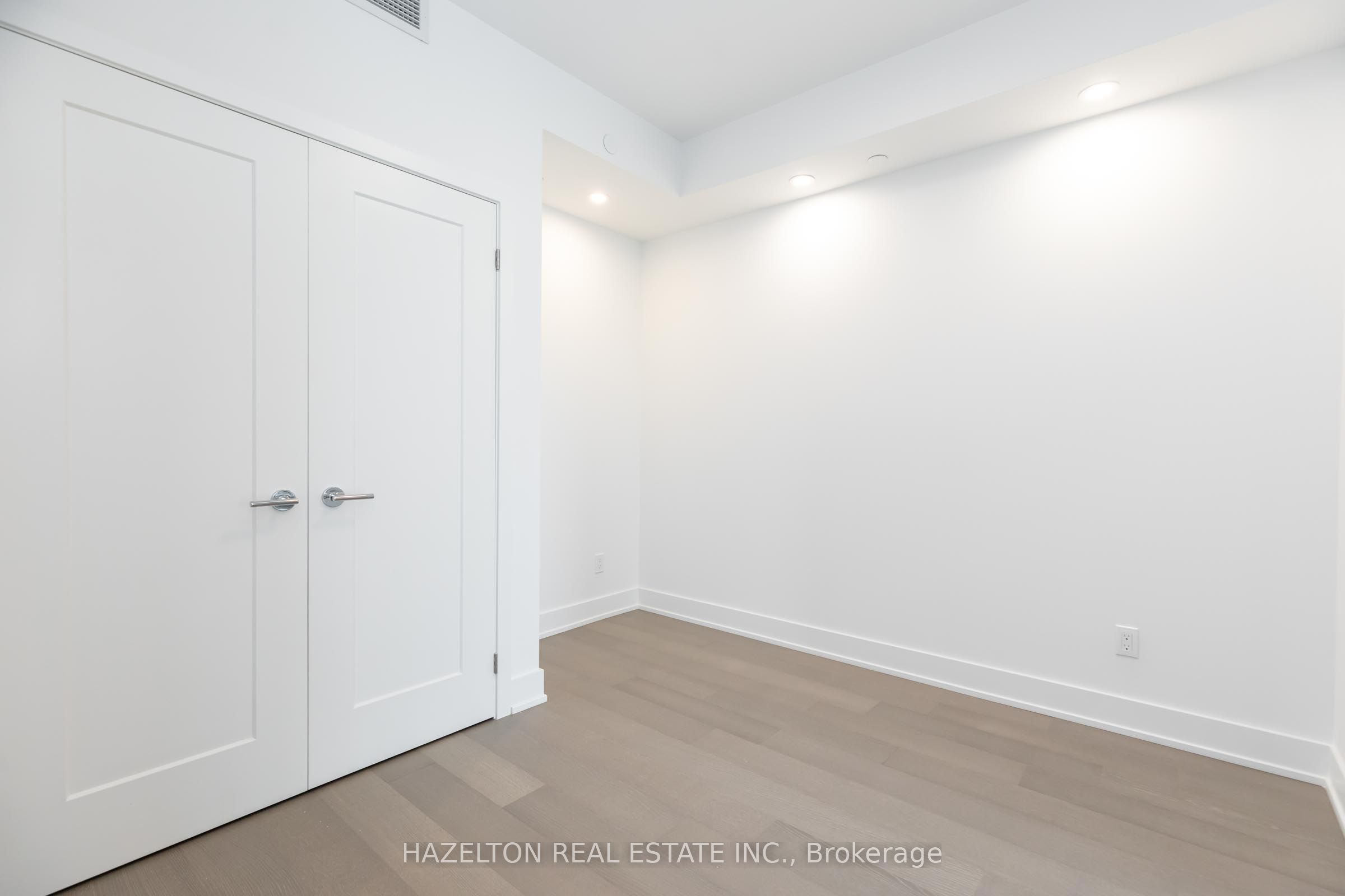 8 Manor Road W 605 Property Photo 19
