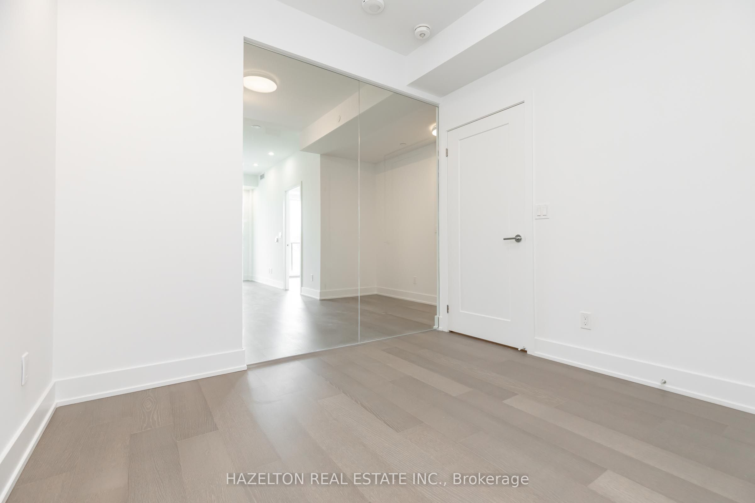 8 Manor Road W 605 Property Photo 21