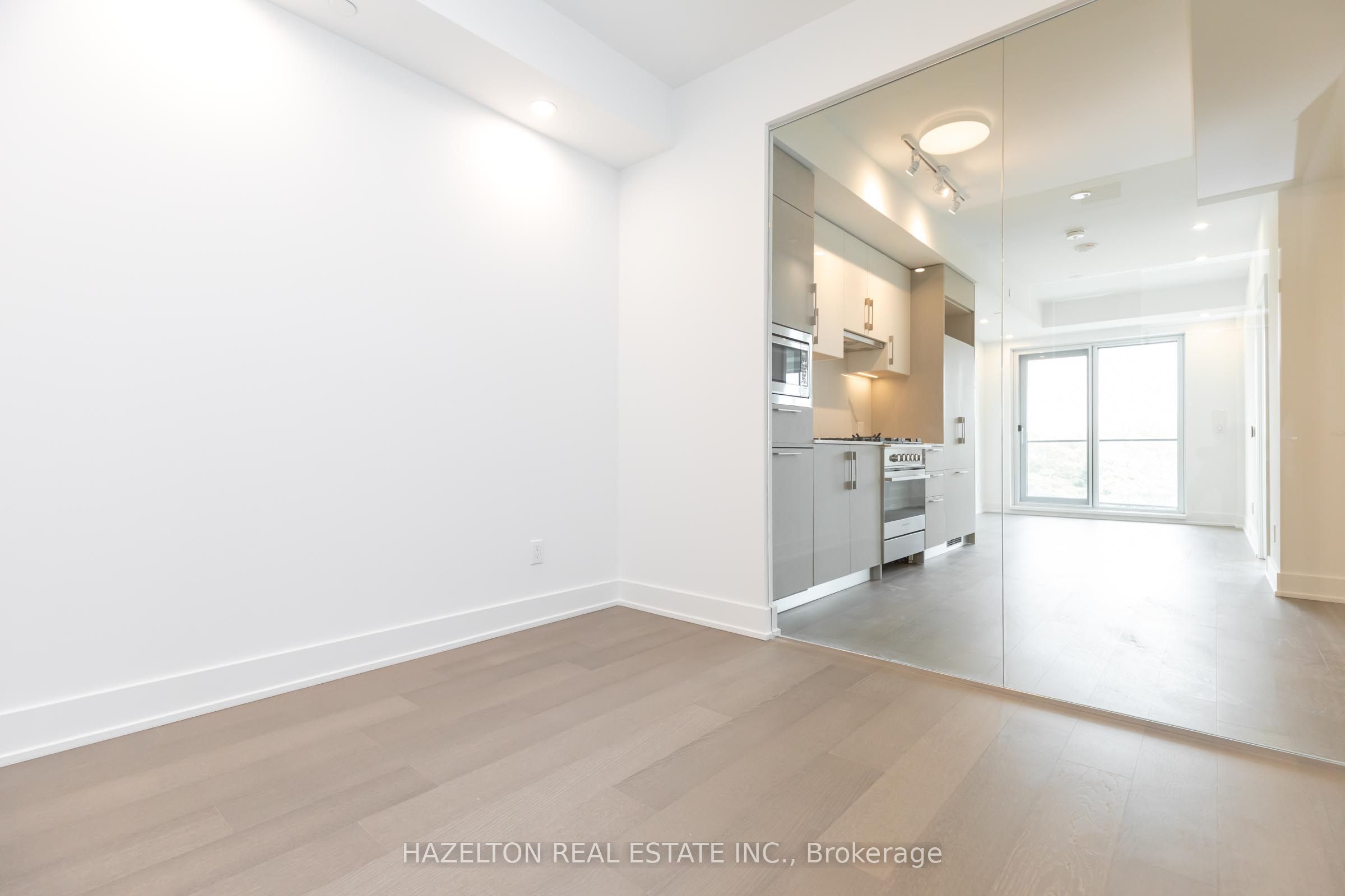 8 Manor Road W 605 Property Photo 22
