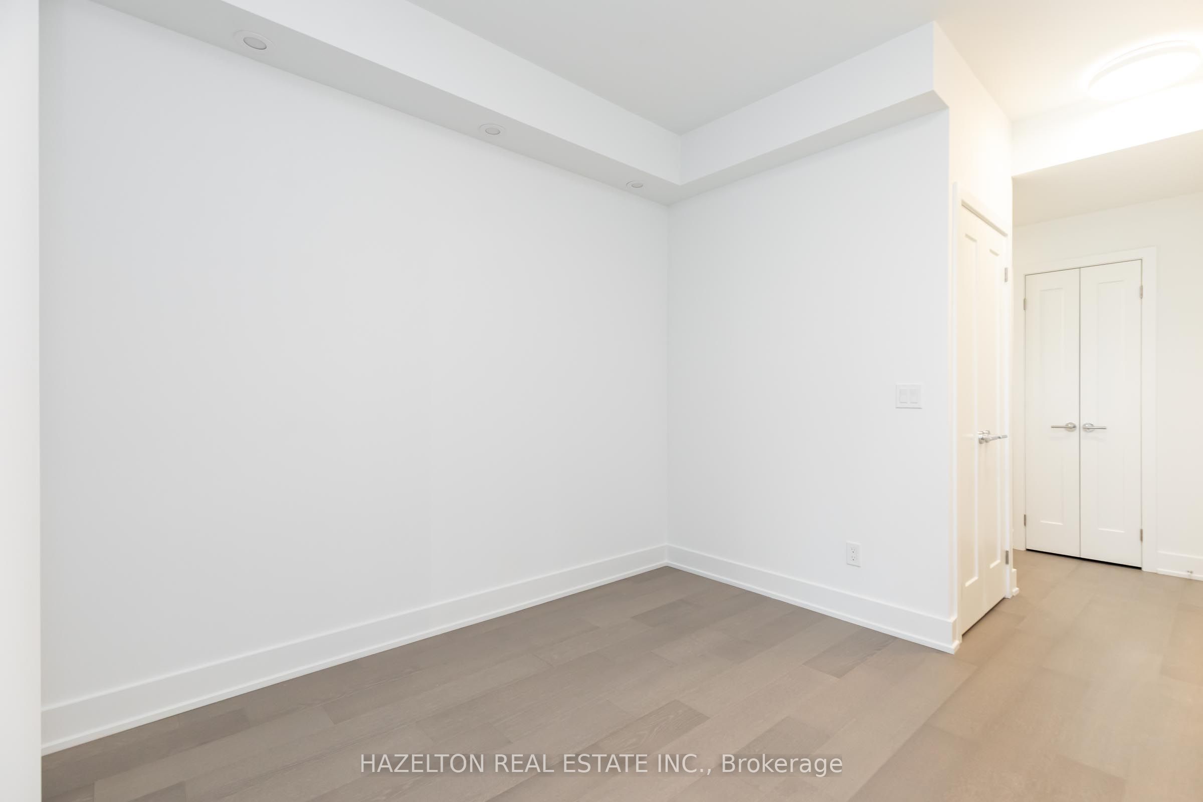 8 Manor Road W 605 Property Photo 23