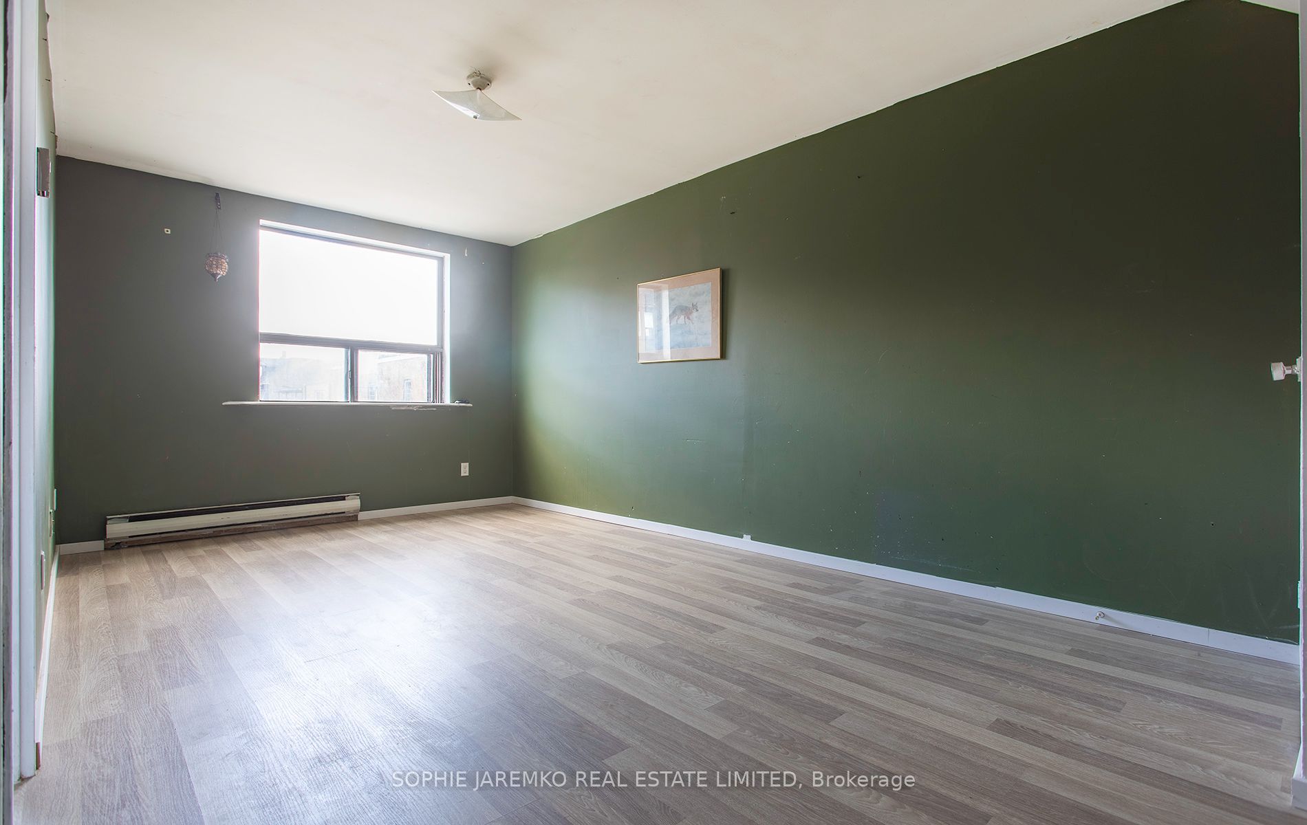 1071a Bloor Street W 3 Property Photo 4