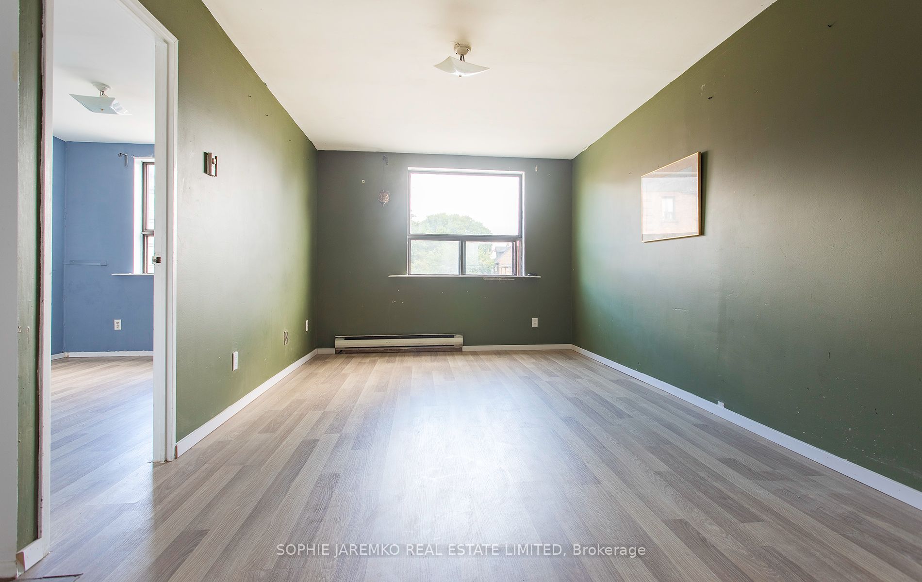 1071a Bloor Street W 3 Property Photo 5
