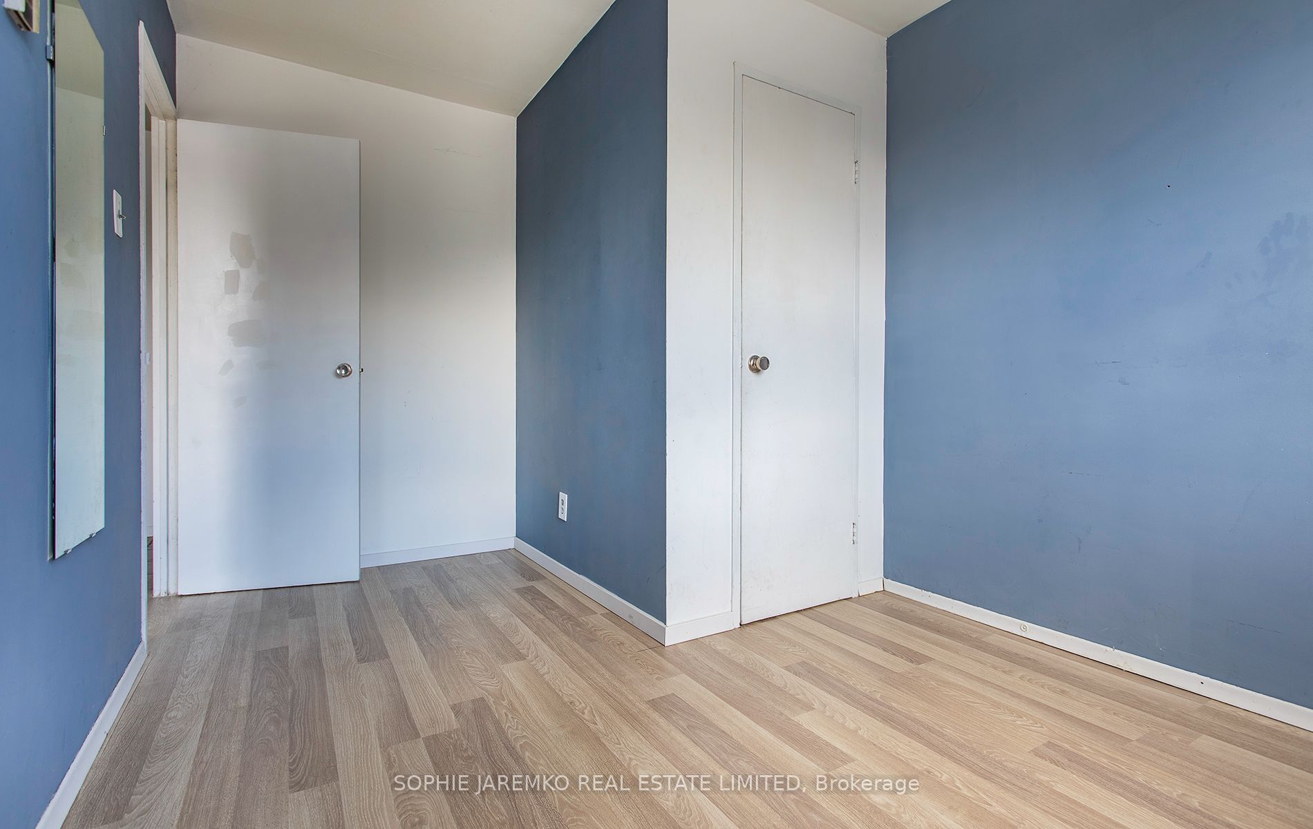 1071a Bloor Street W 3 Property Photo 9