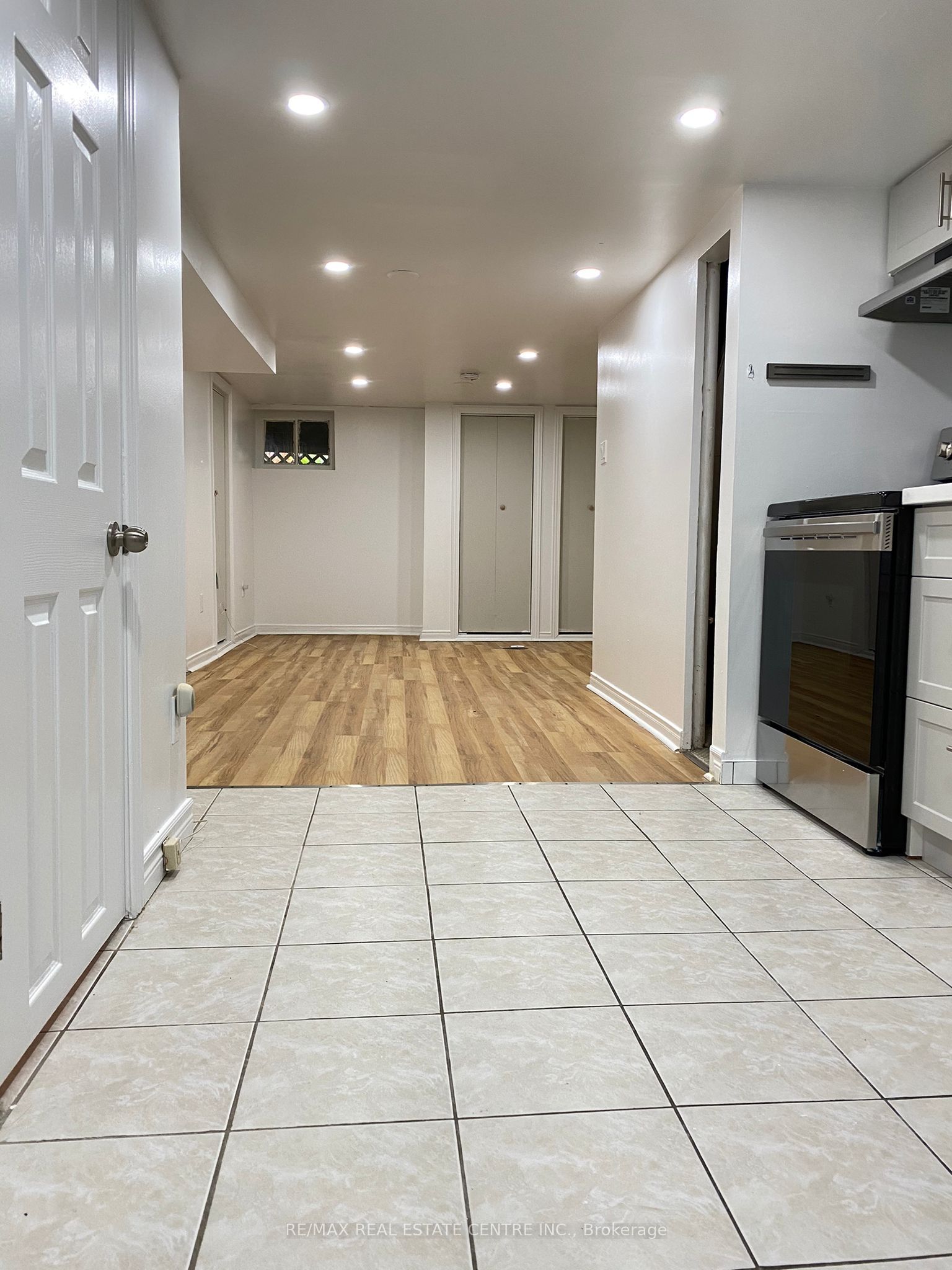 472 Lansdowne Avenue Lower Property Photo 4