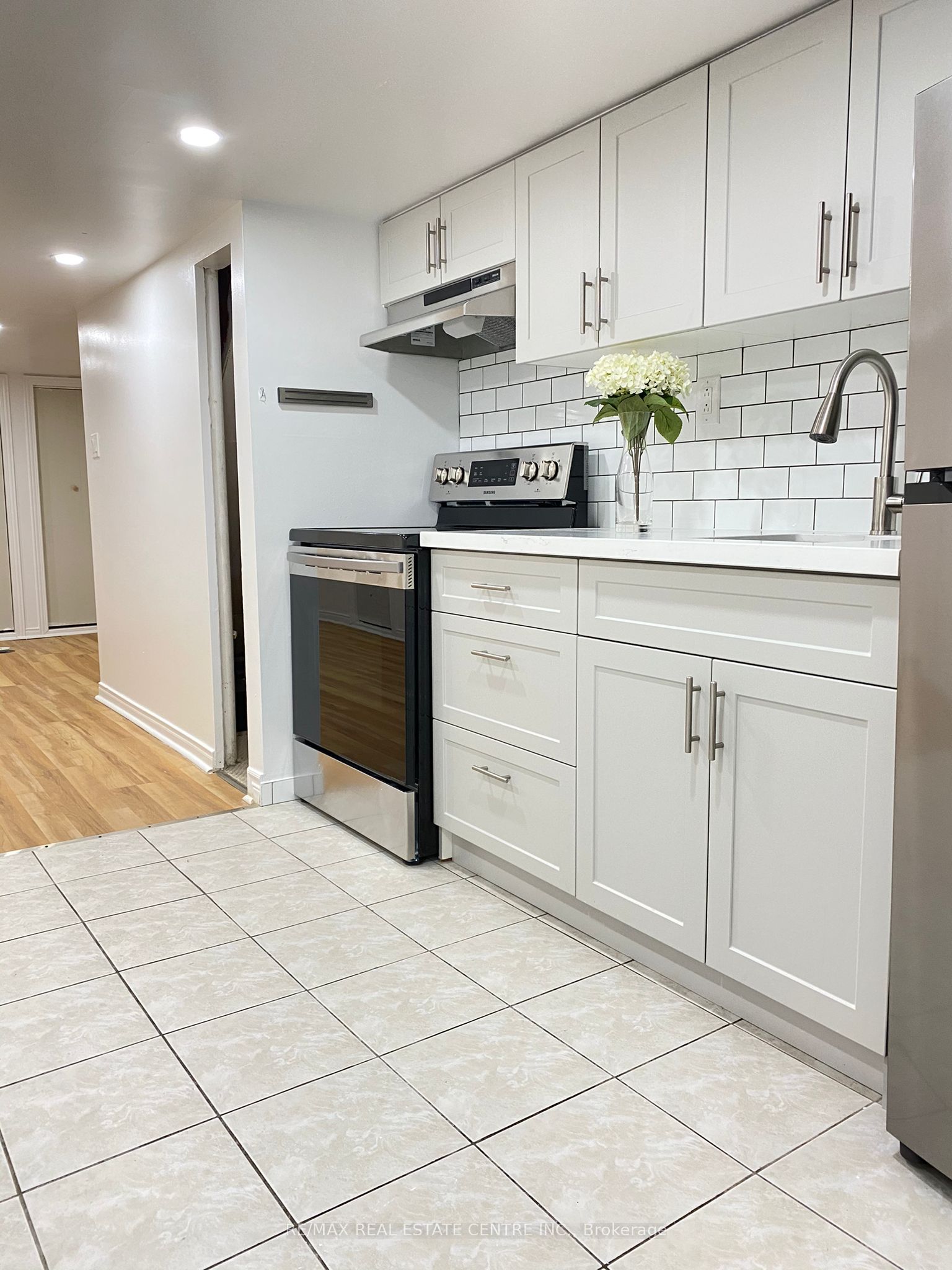 472 Lansdowne Avenue Lower Property Photo 9