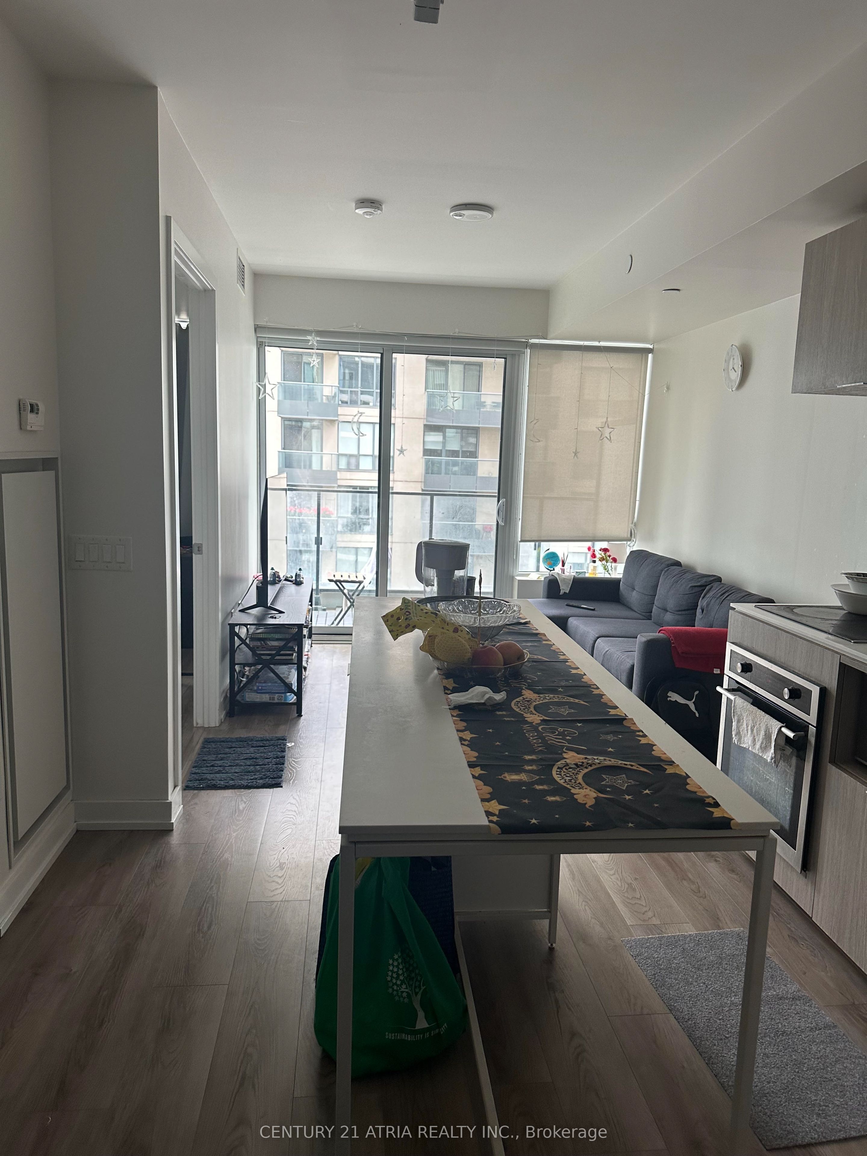 77 Shuter Street 1012 Property Photo 11