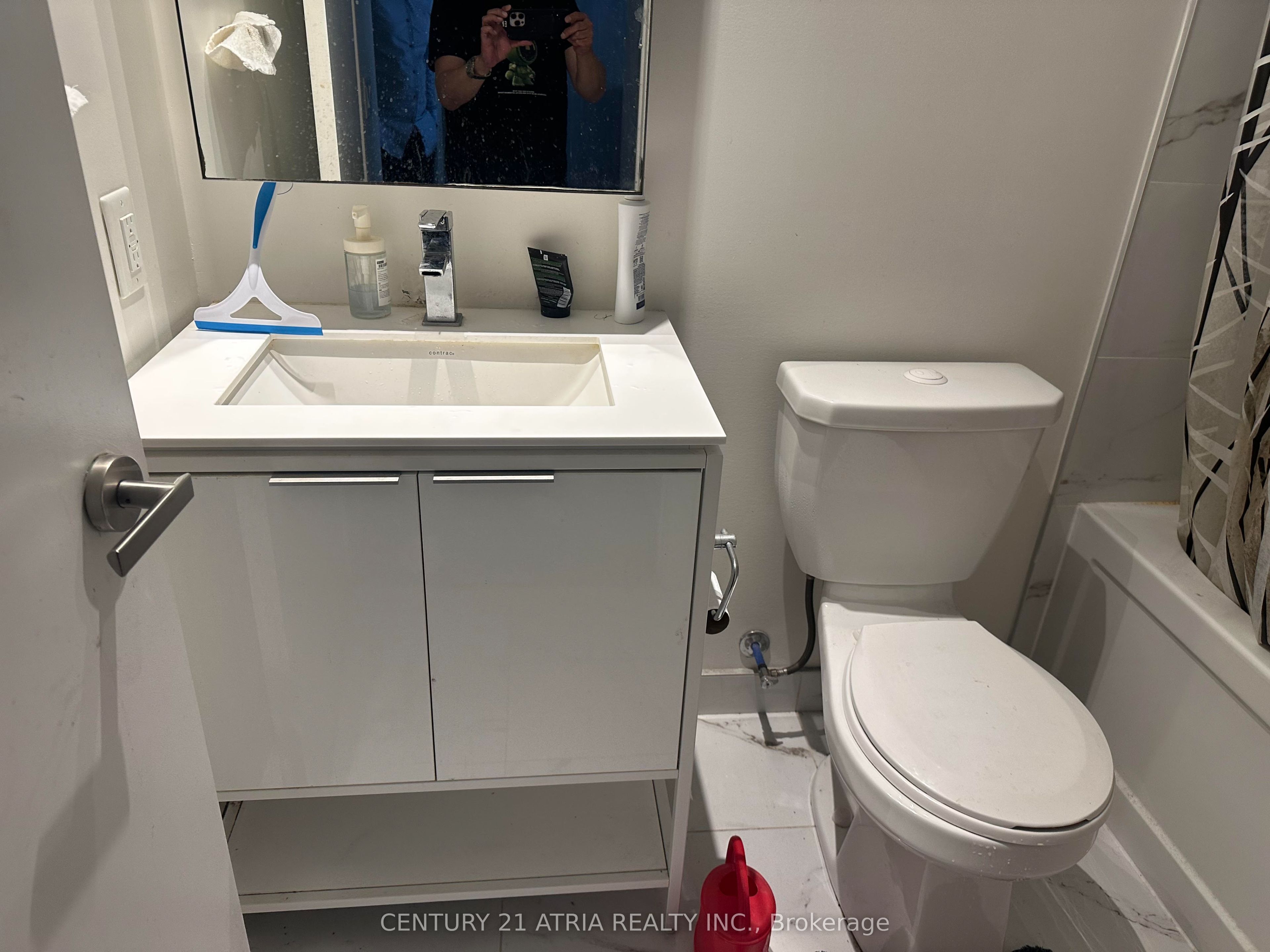 77 Shuter Street 1012 Property Photo 16