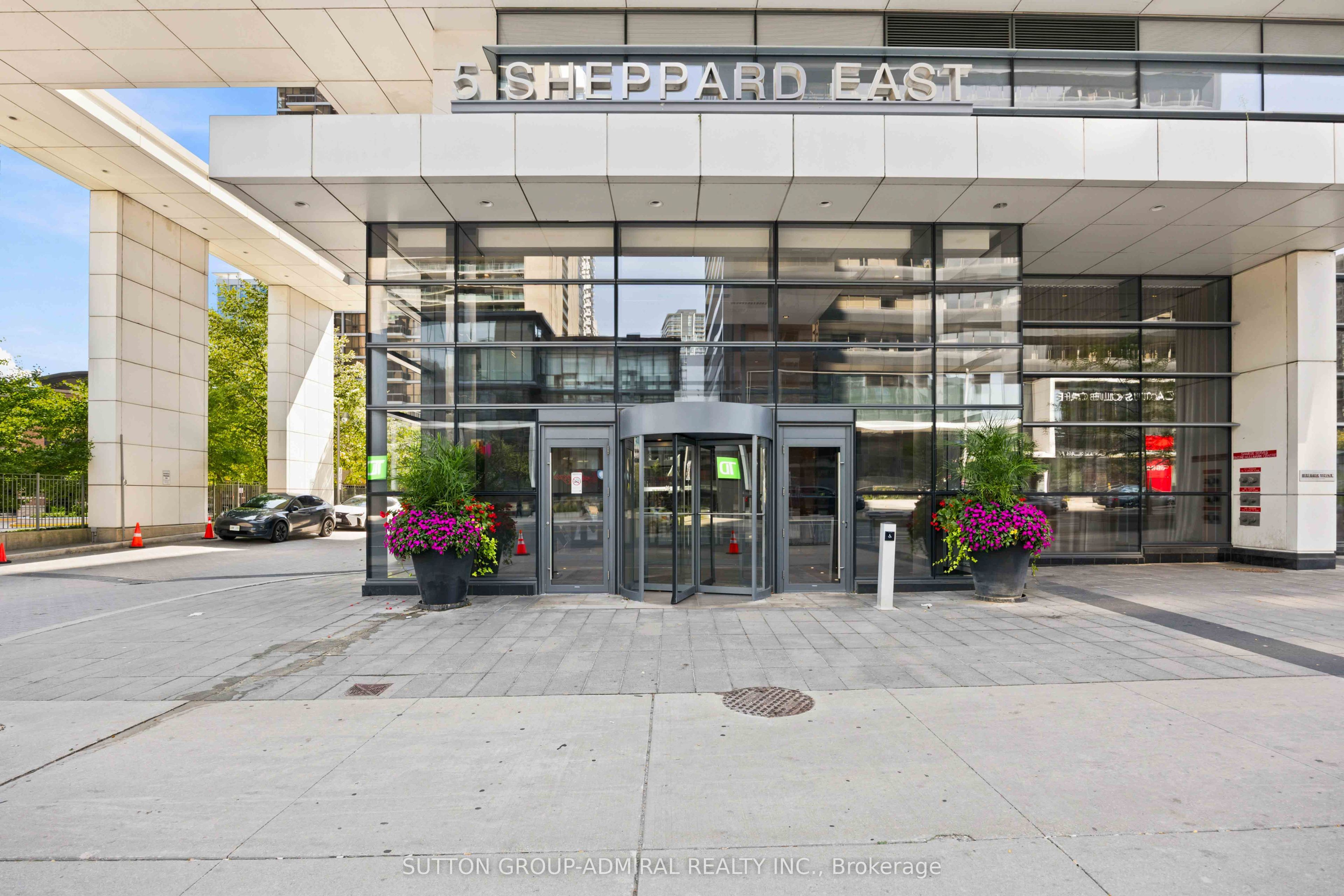 5 Sheppard Avenue E 2825 Property Photo 2