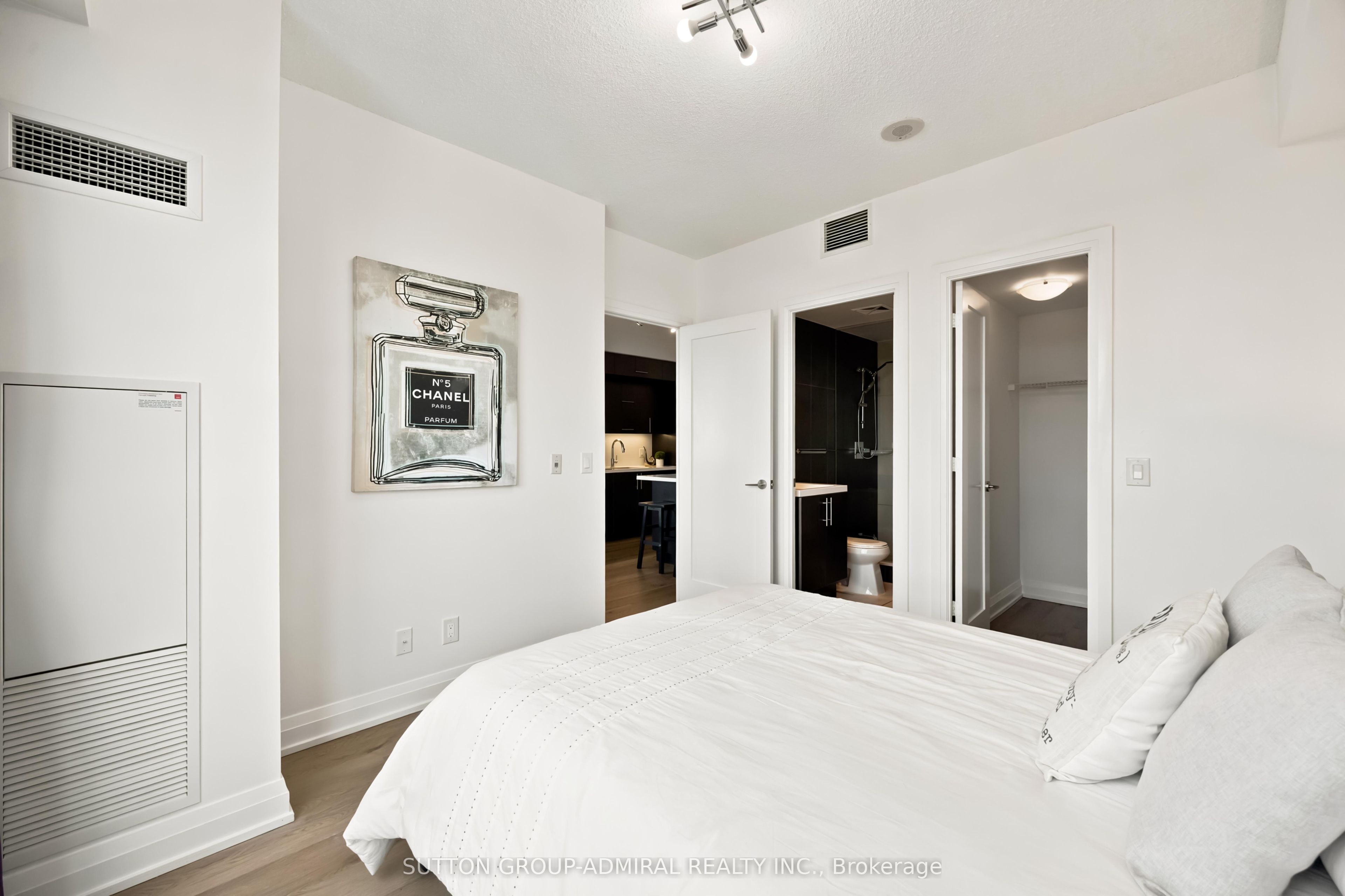 5 Sheppard Avenue E 2825 Property Photo 20