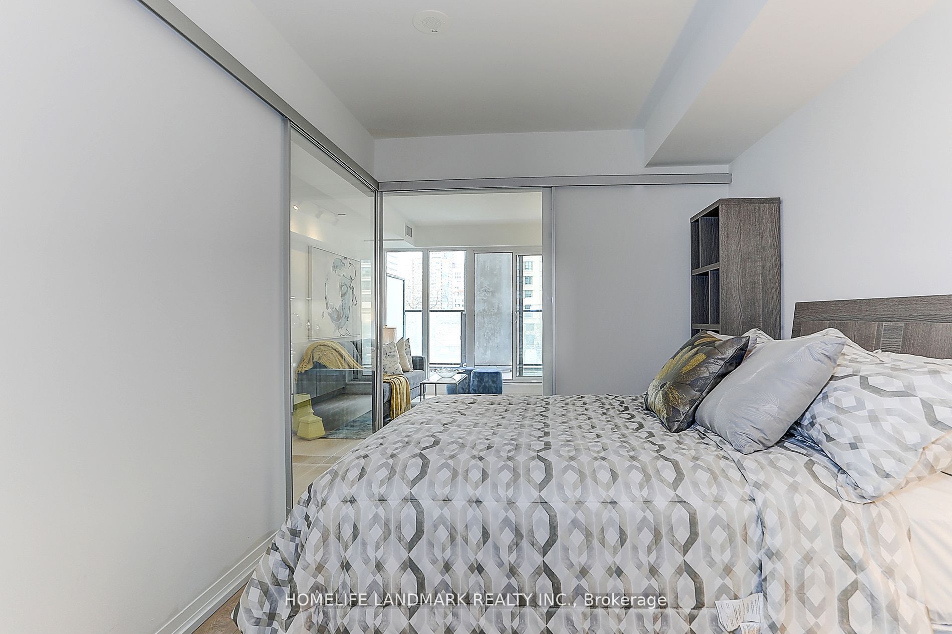 251 Jarvis Street 224 Property Photo 6