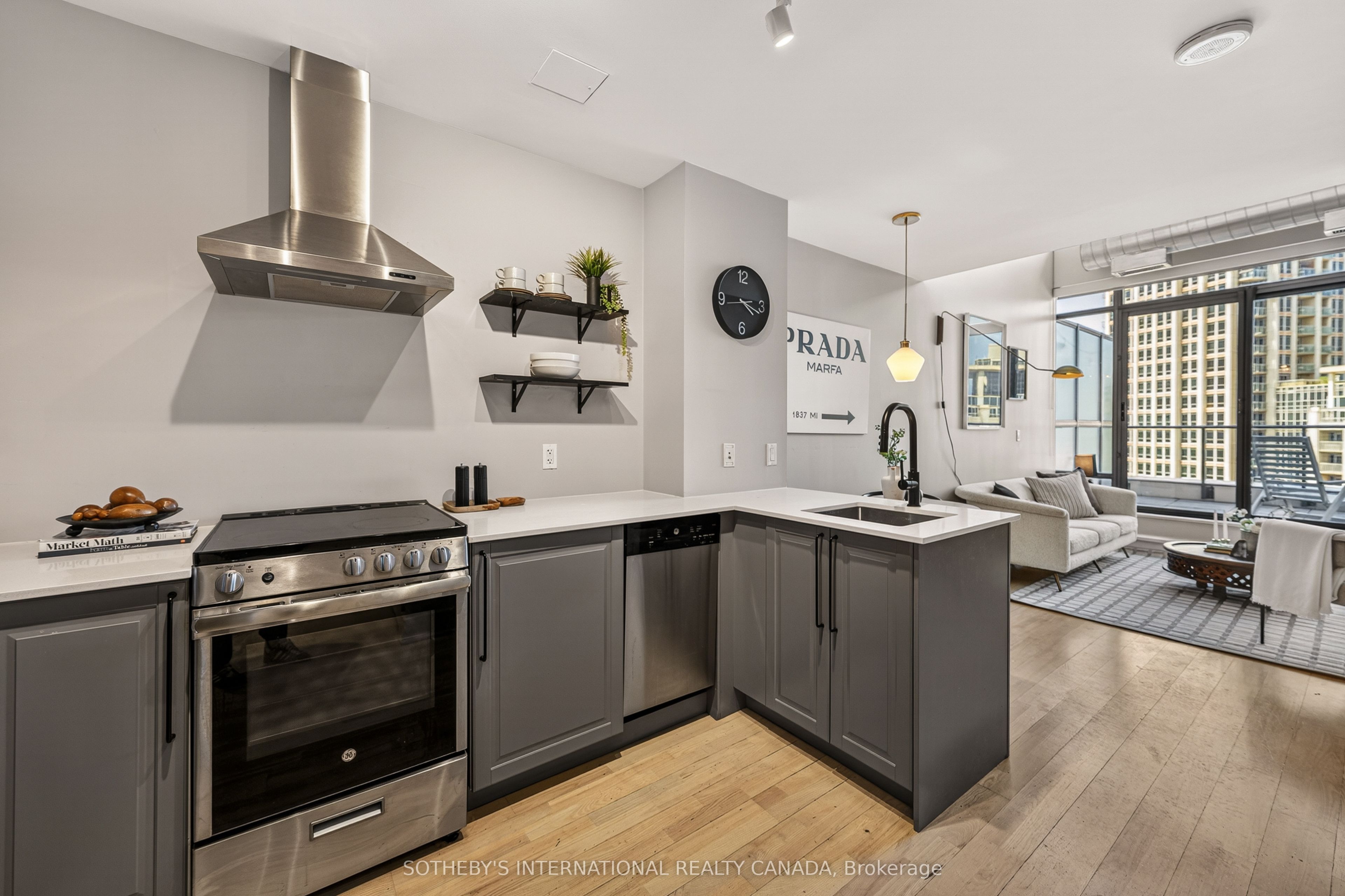 637 Lake Shore Boulevard W 614 Property Photo 8