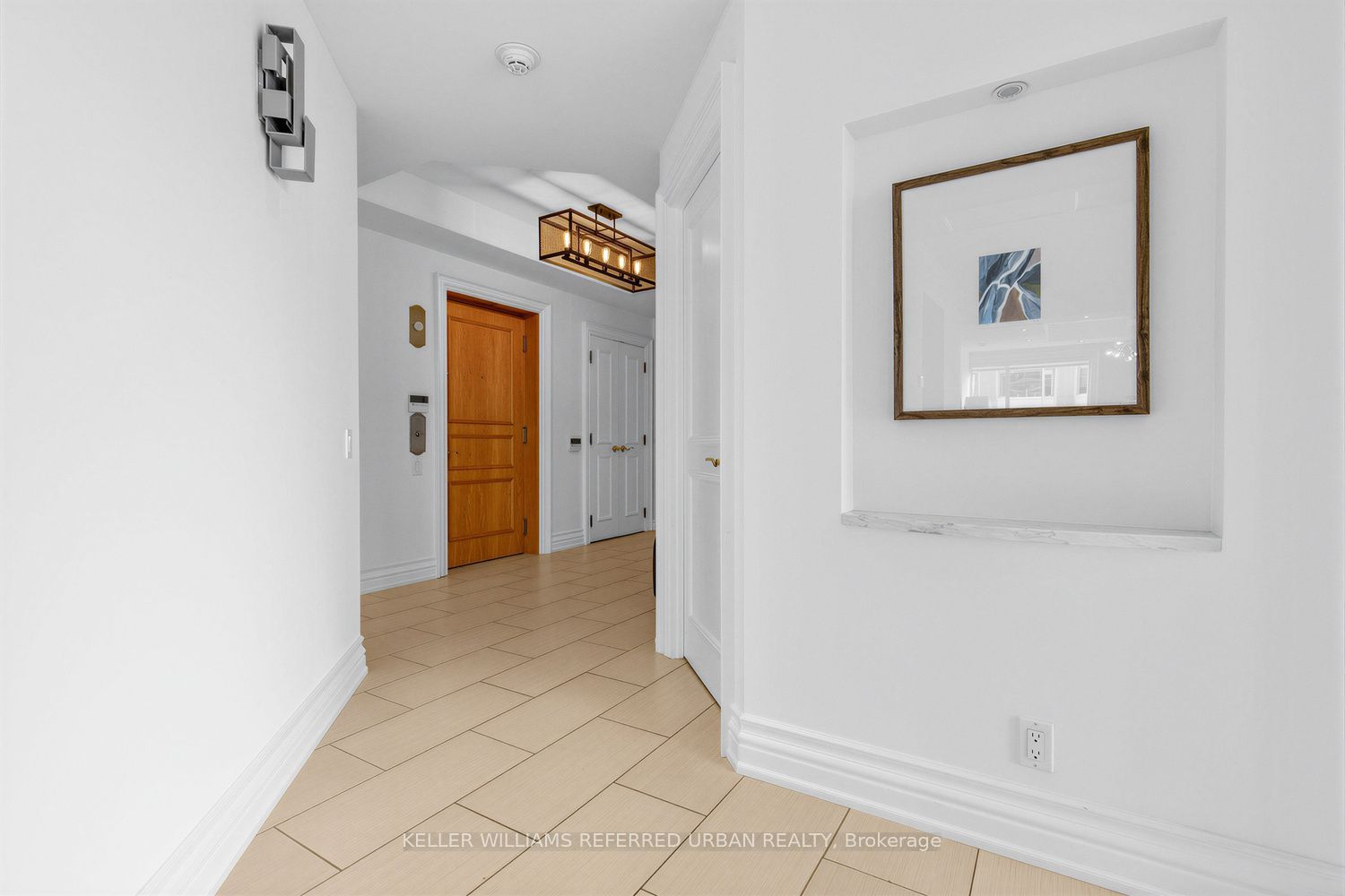 38 Avenue Road 1802 Property Photo 8