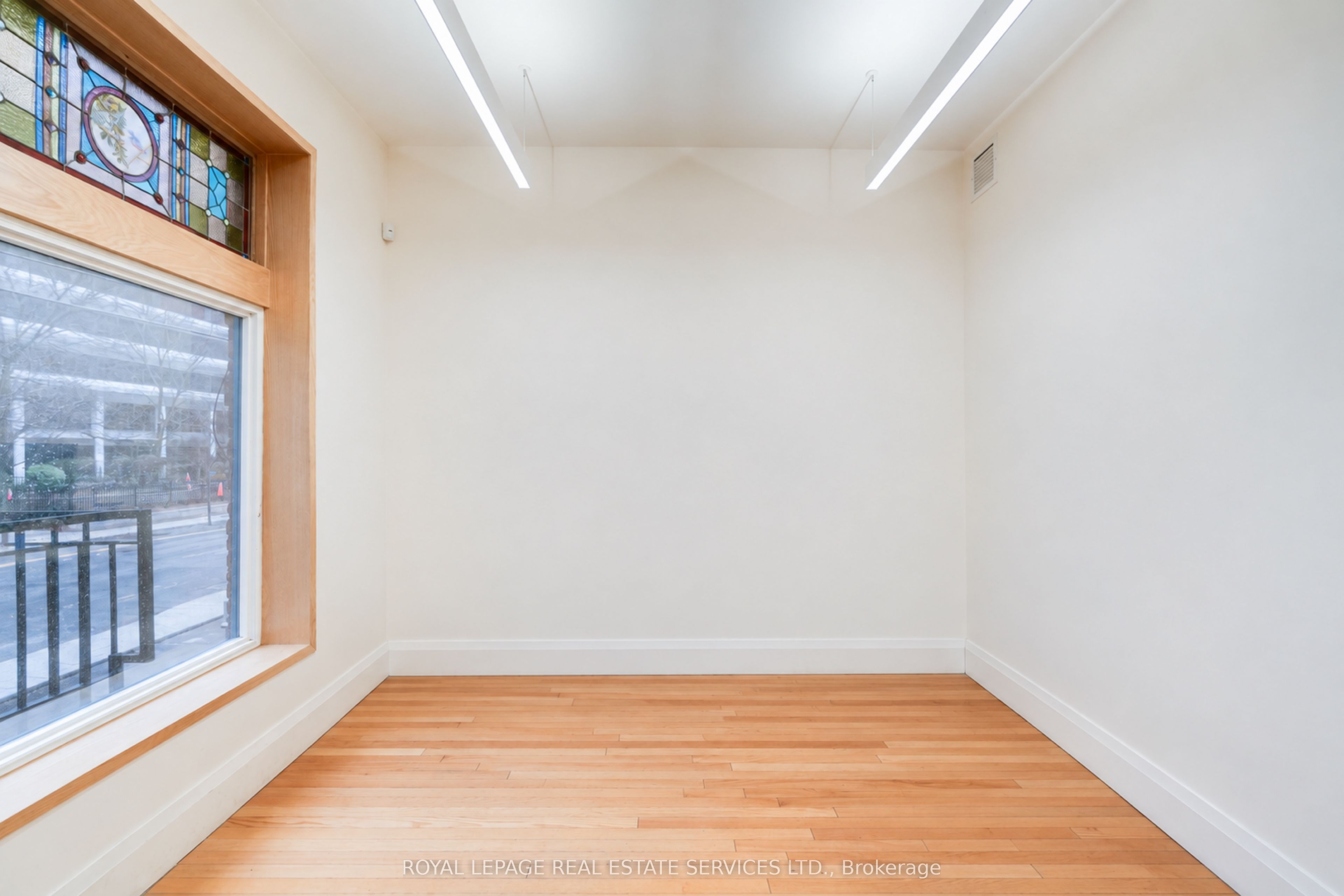 54 1/2 St Patrick Street Property Photo 3