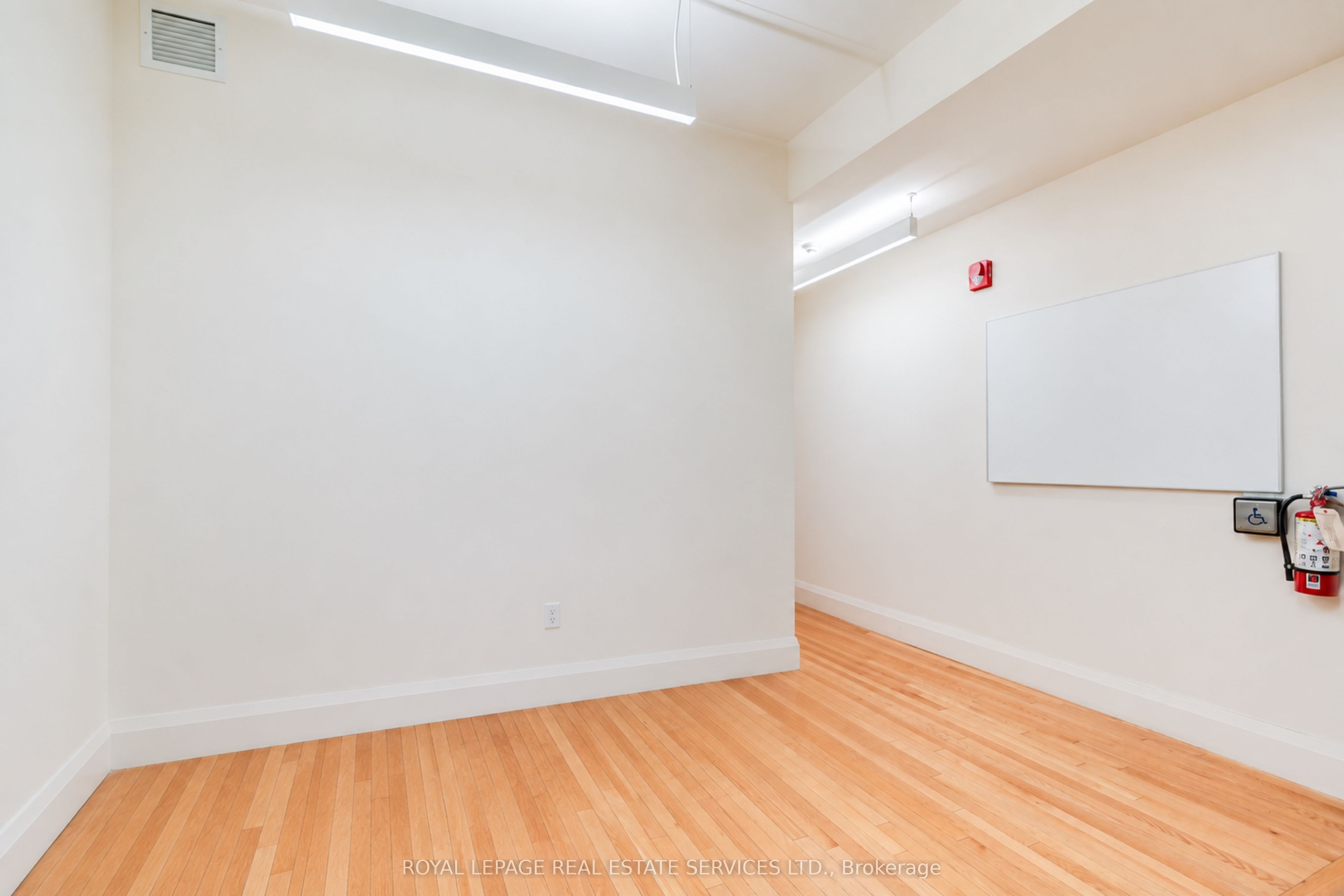 54 1/2 St Patrick Street Property Photo 4