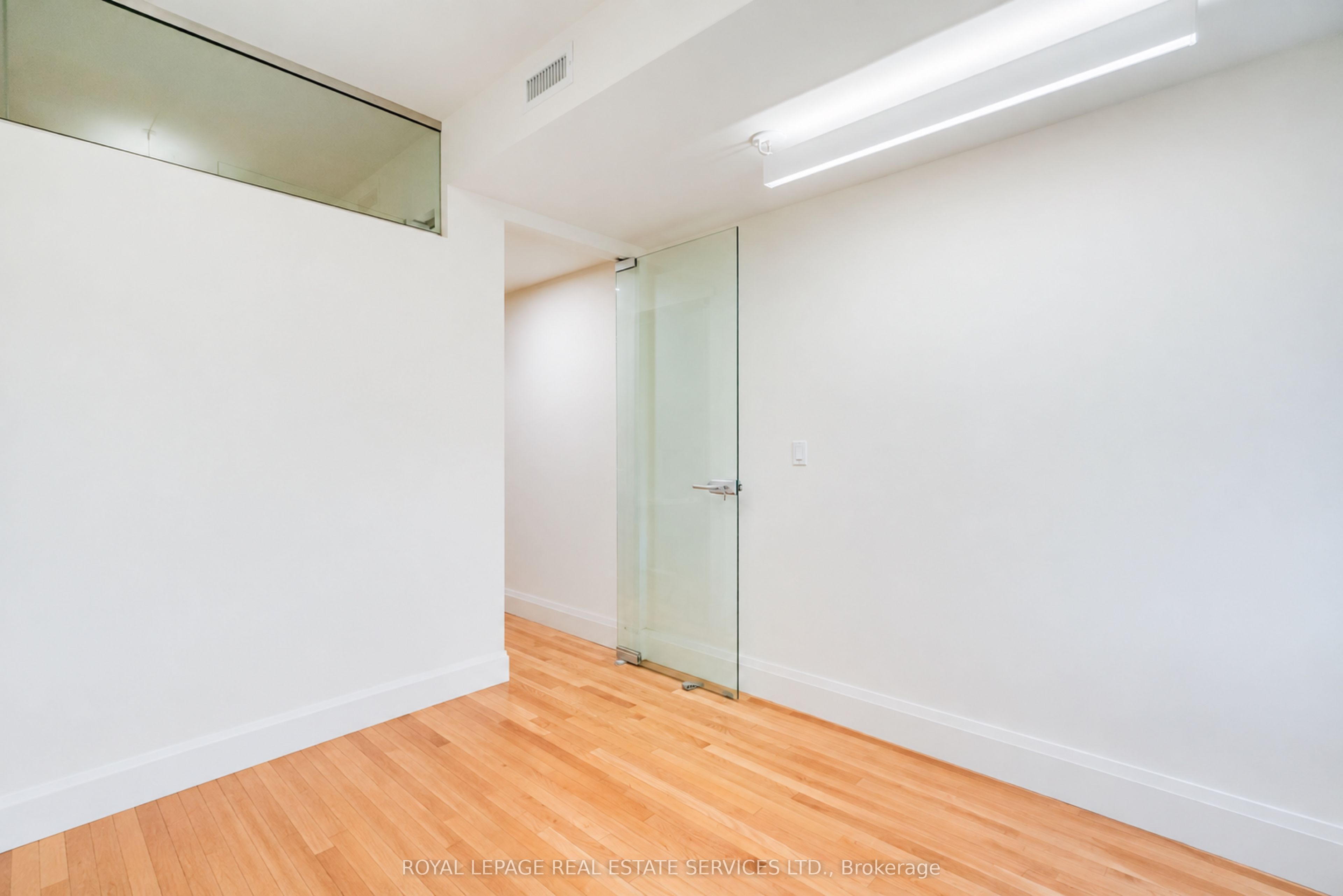 54 1/2 St Patrick Street Property Photo 9