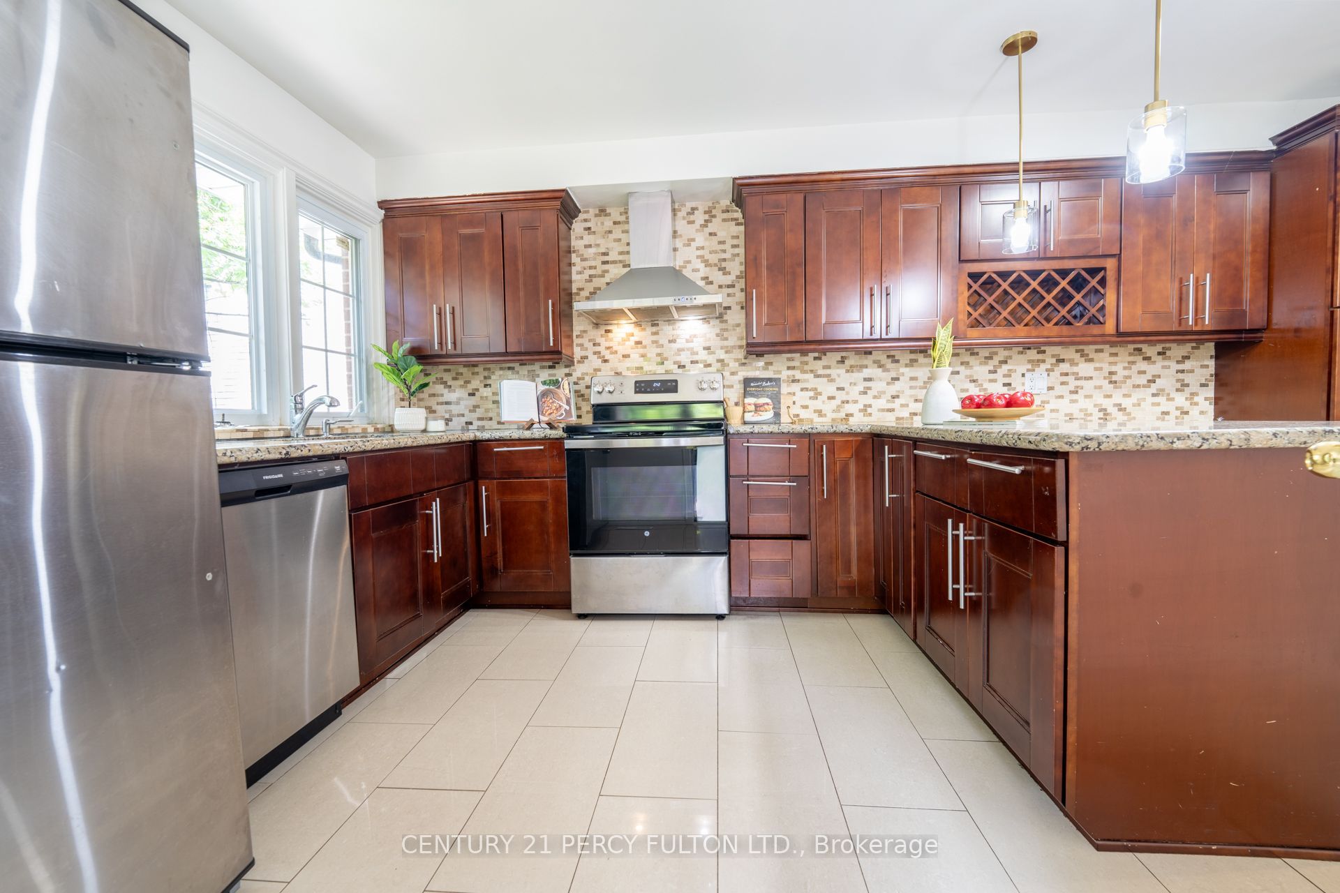 6 Donna Court Property Photo 17