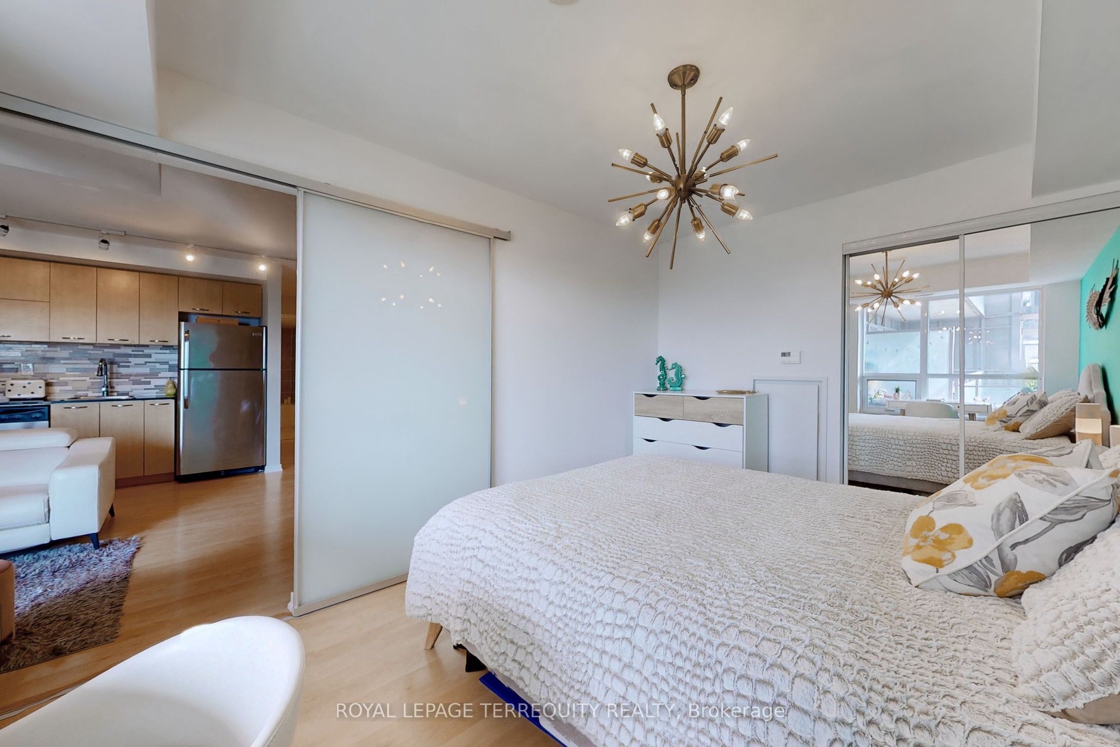 38 Joe Shuster Way 710 Property Photo 17
