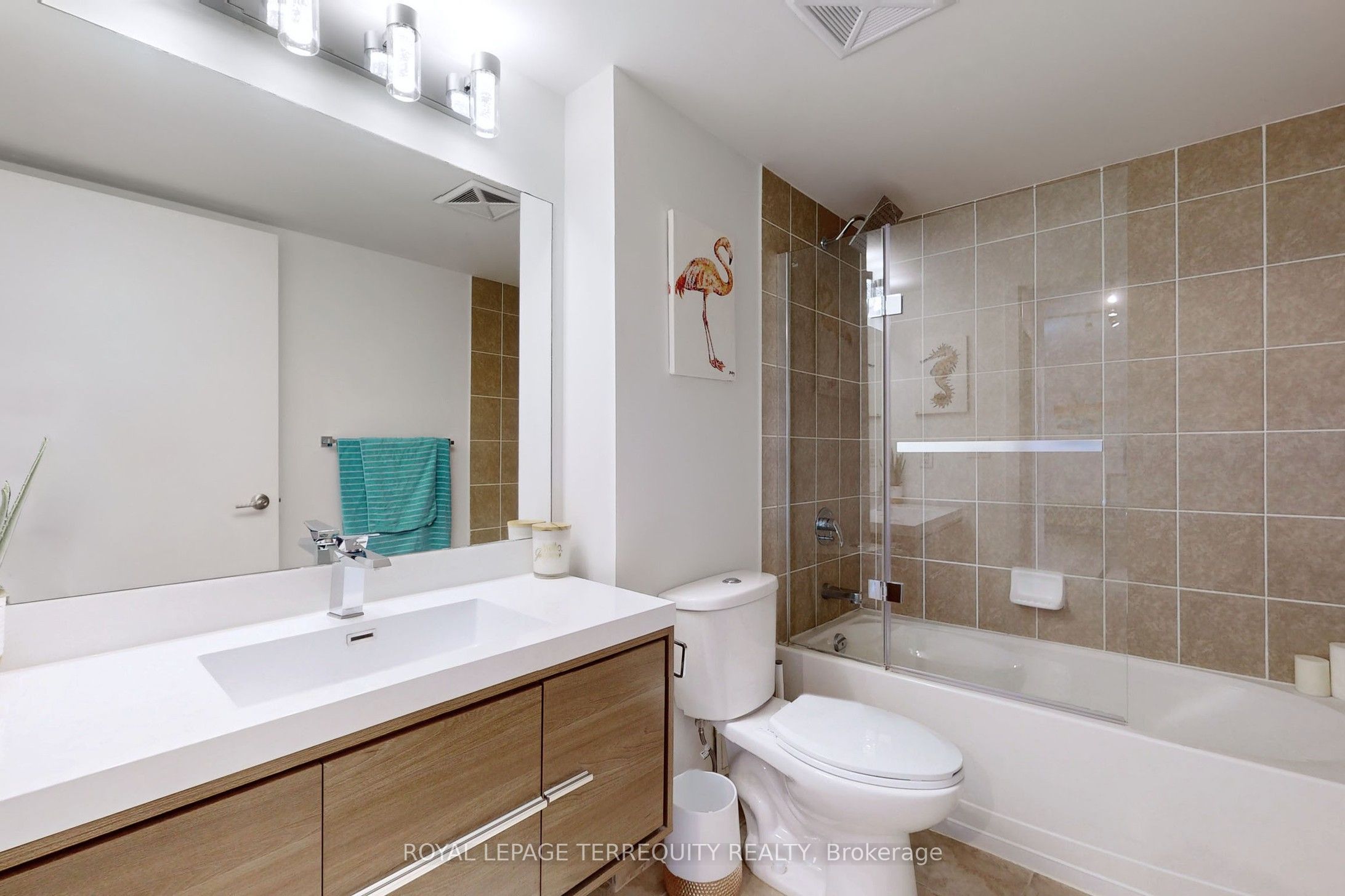 38 Joe Shuster Way 710 Property Photo 18