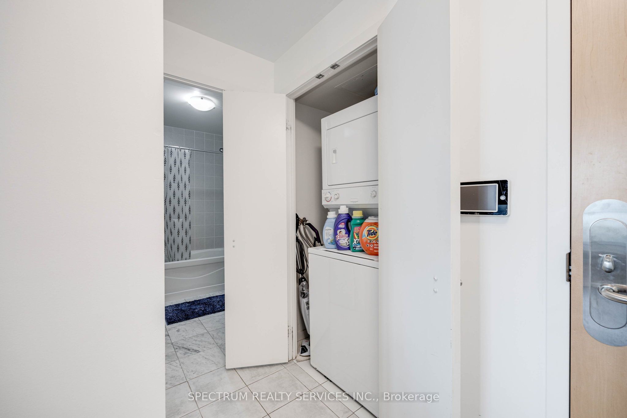 65 Bremner Boulevard 4511 Property Photo 14