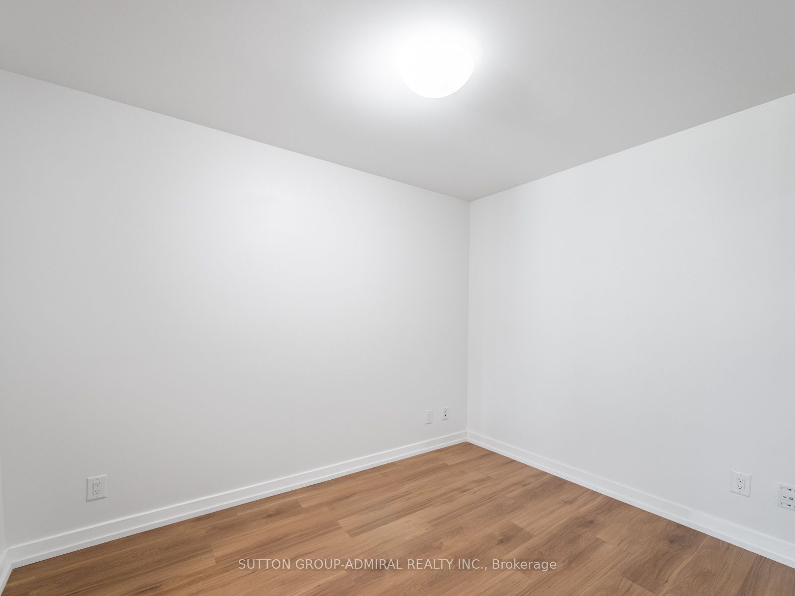170 Sumach Street 907 Property Photo 15