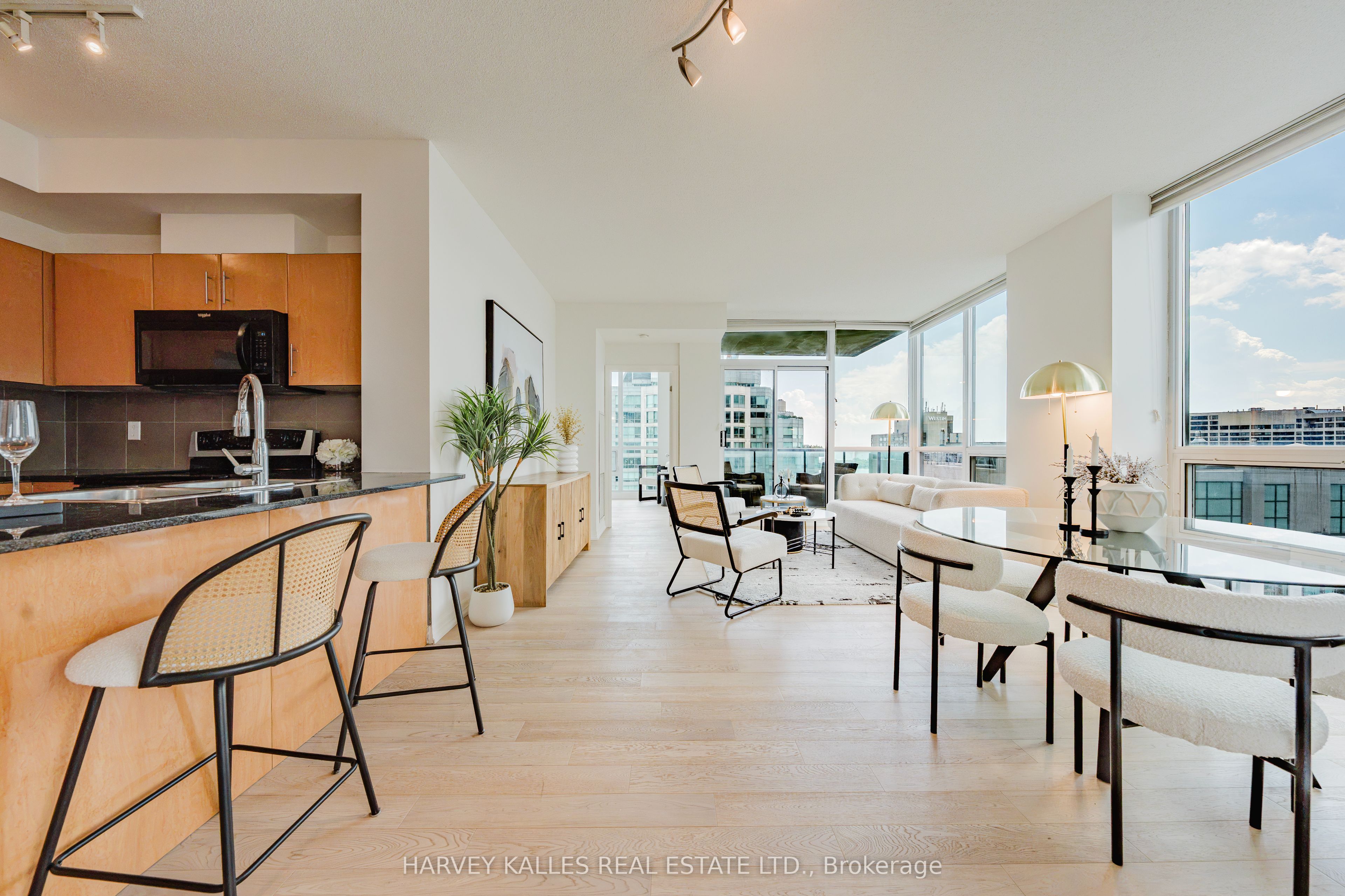 16 Yonge Street 3211 Property Photo 1
