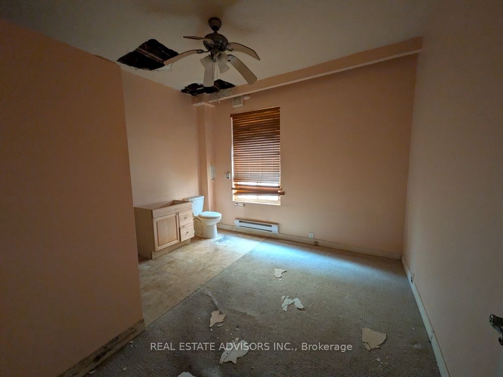 61 Greensides Avenue Property Photo 4