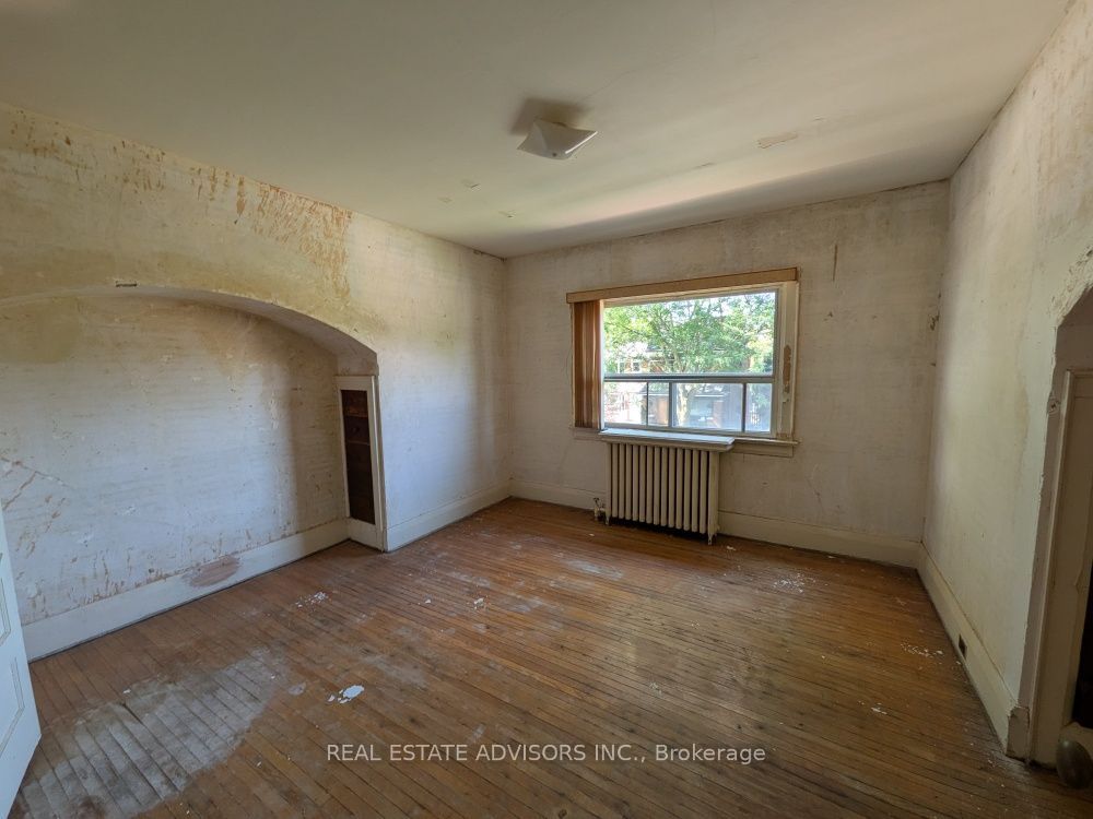 61 Greensides Avenue Property Photo 10