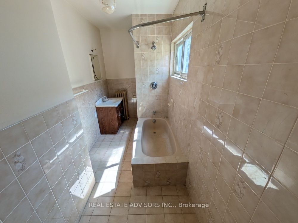 61 Greensides Avenue Property Photo 13