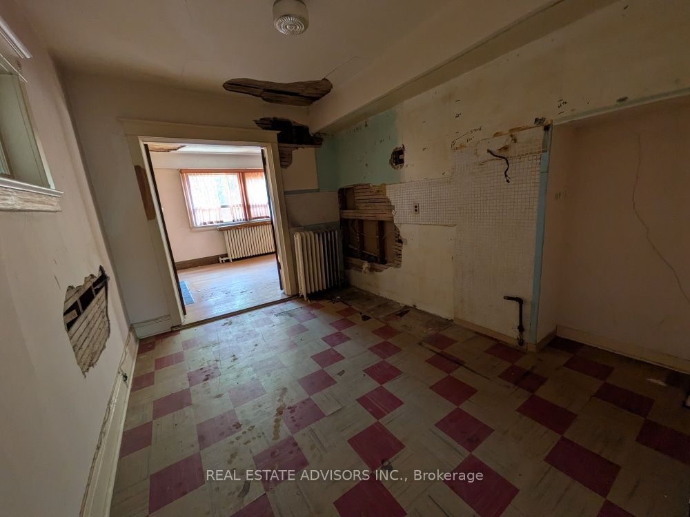 61 Greensides Avenue Property Photo 14