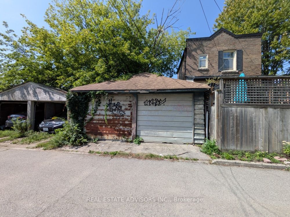 61 Greensides Avenue Property Photo 23