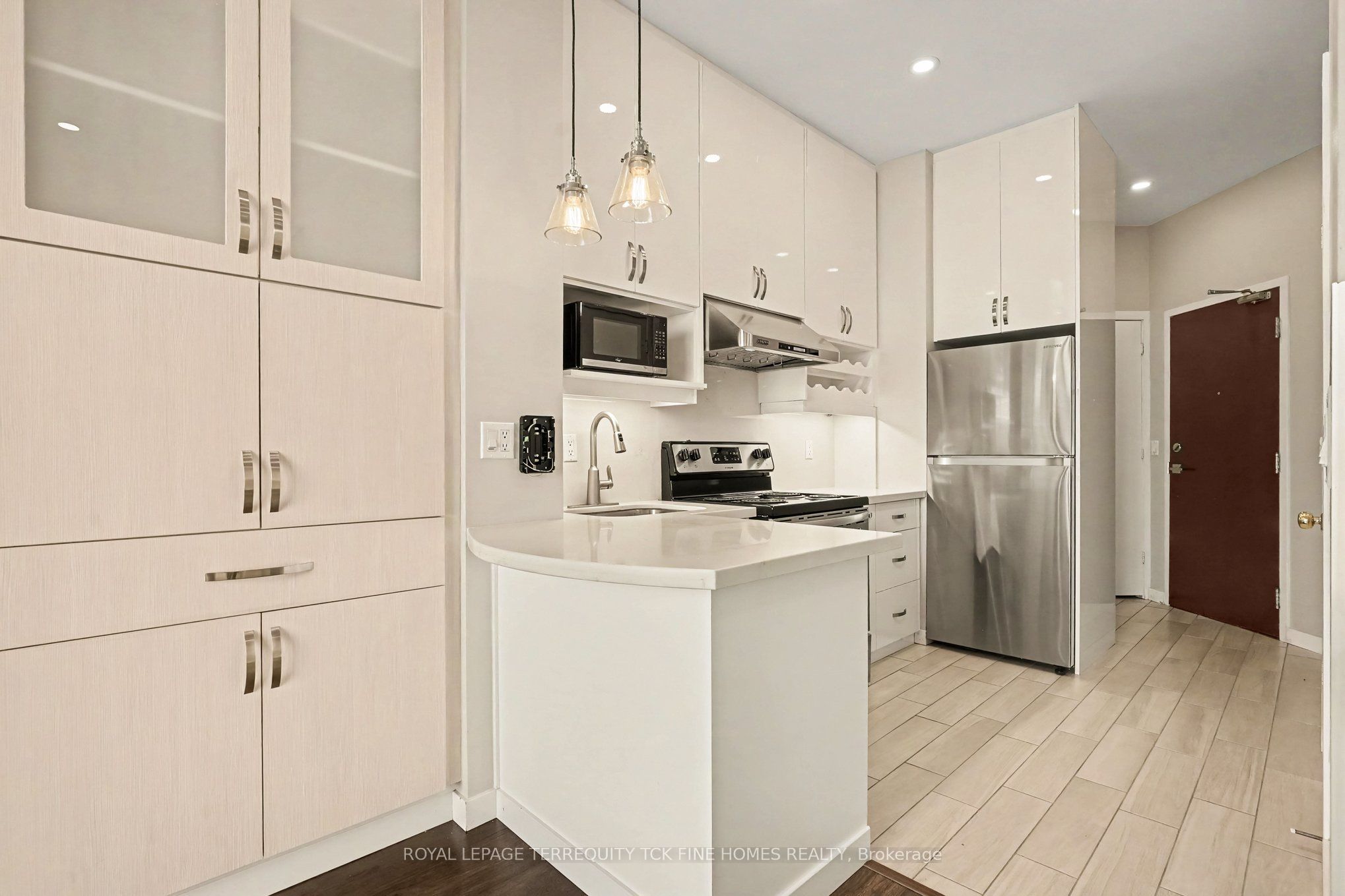 7 King Street E 1814 Property Photo 13