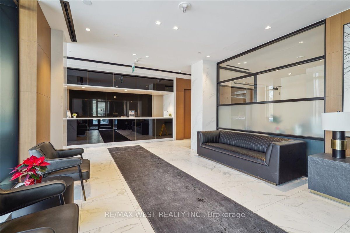 8 Tippett Road 426 Property Photo 8