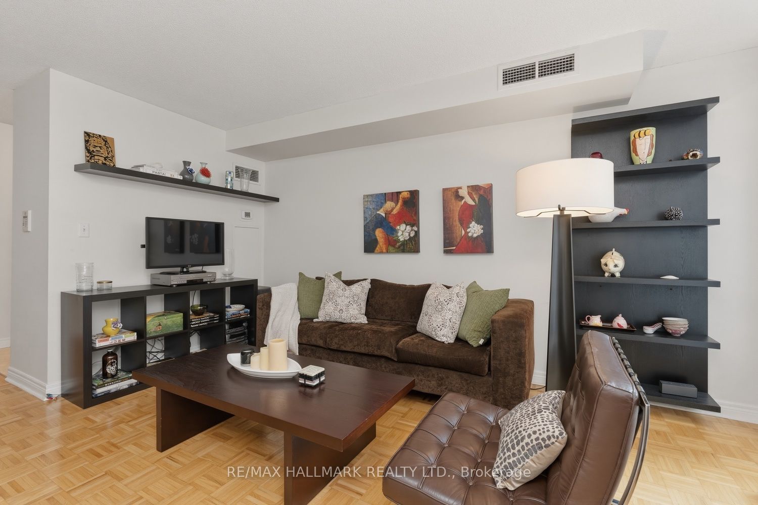 43 Eglinton Avenue E 310 Property Photo 5