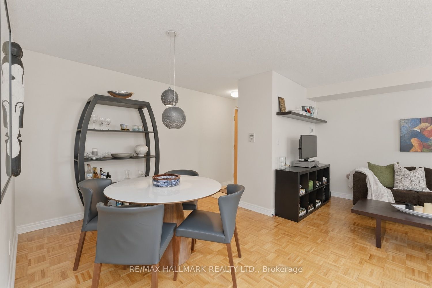 43 Eglinton Avenue E 310 Property Photo 9