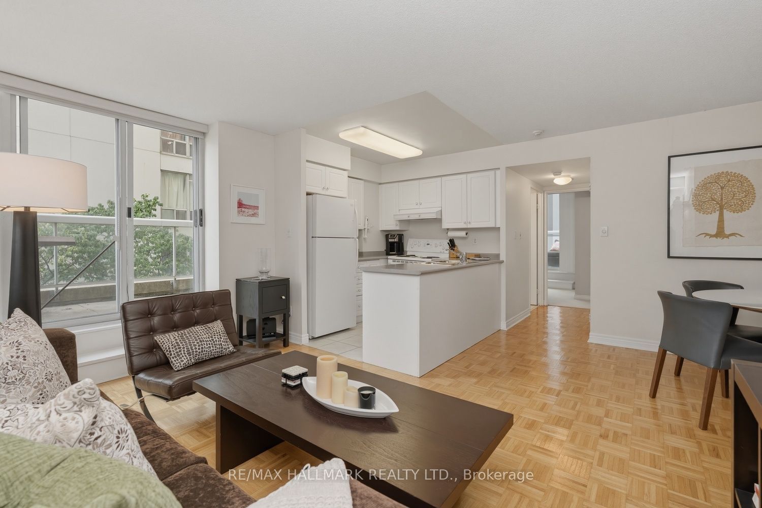 43 Eglinton Avenue E 310 Property Photo 10