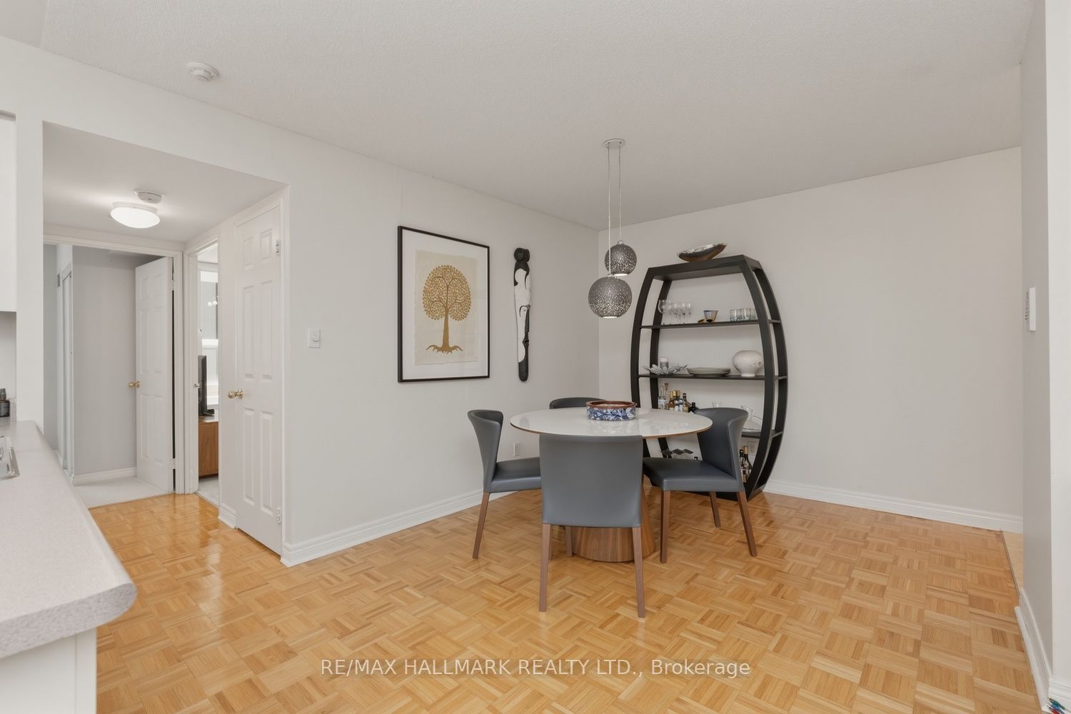 43 Eglinton Avenue E 310 Property Photo 11