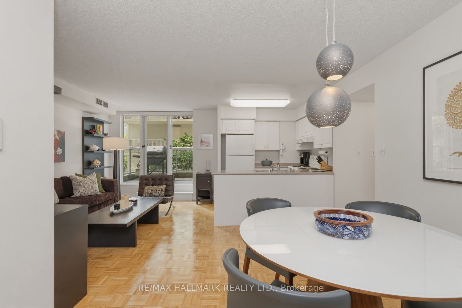 43 Eglinton Avenue E 310 Property Photo 19
