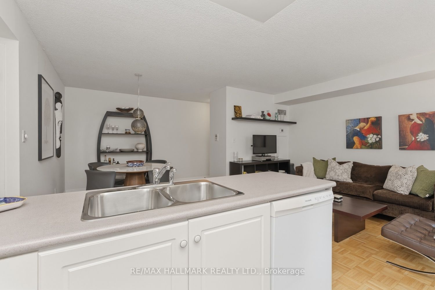 43 Eglinton Avenue E 310 Property Photo 21