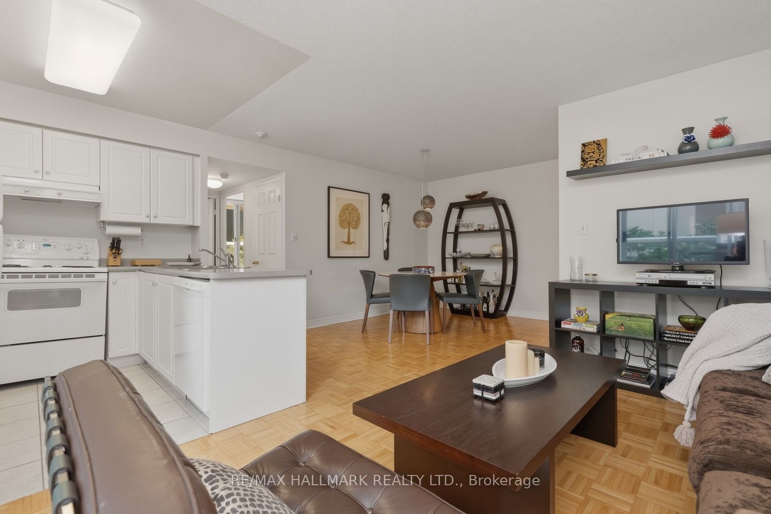 43 Eglinton Avenue E 310 Property Photo 23