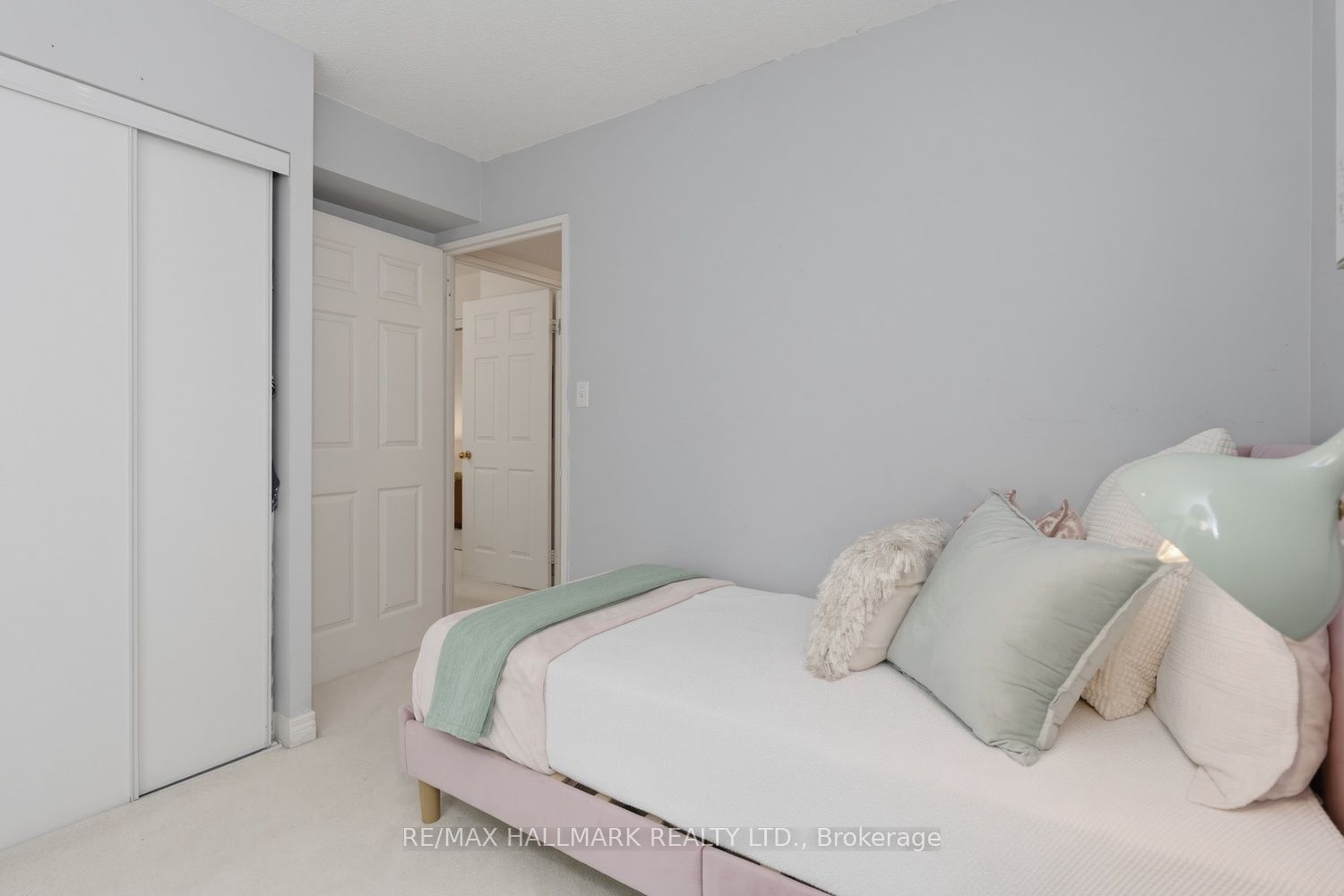 43 Eglinton Avenue E 310 Property Photo 25