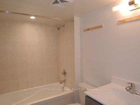 275 Yorkland Road 2407 Property Photo 7
