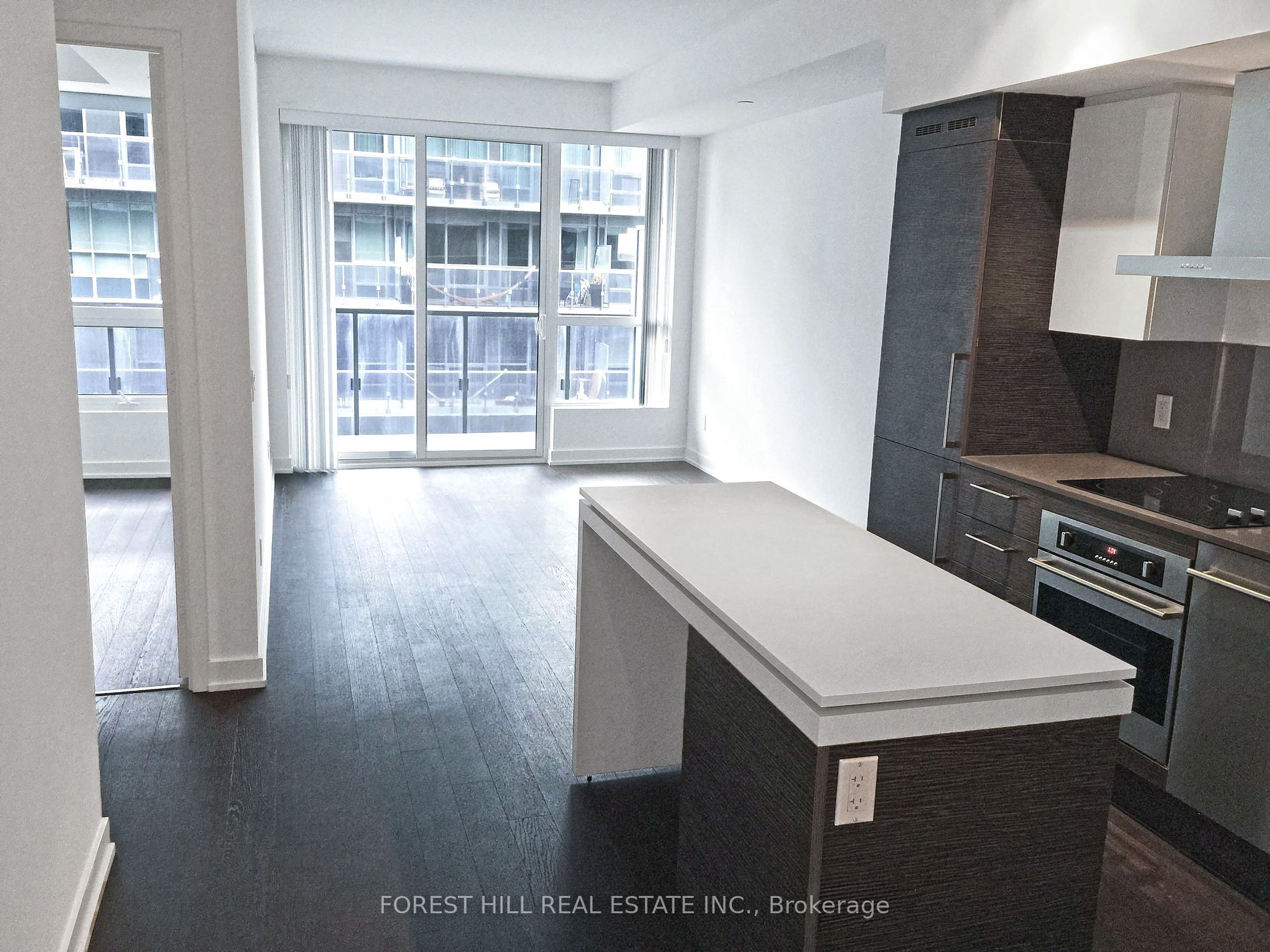 1030 King Street W 440 Property Photo 1