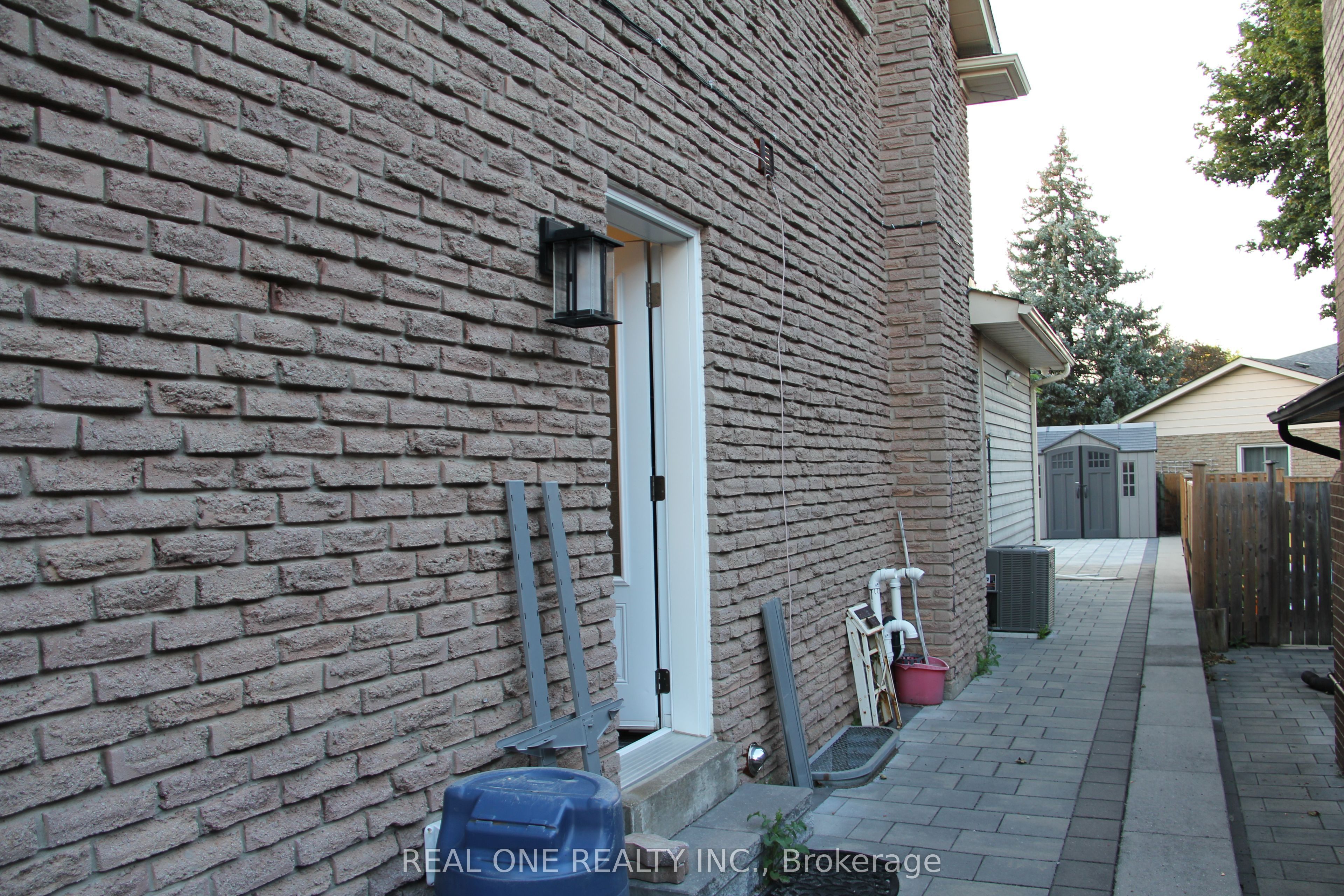 243 Kingslake Road Basement Property Photo 2